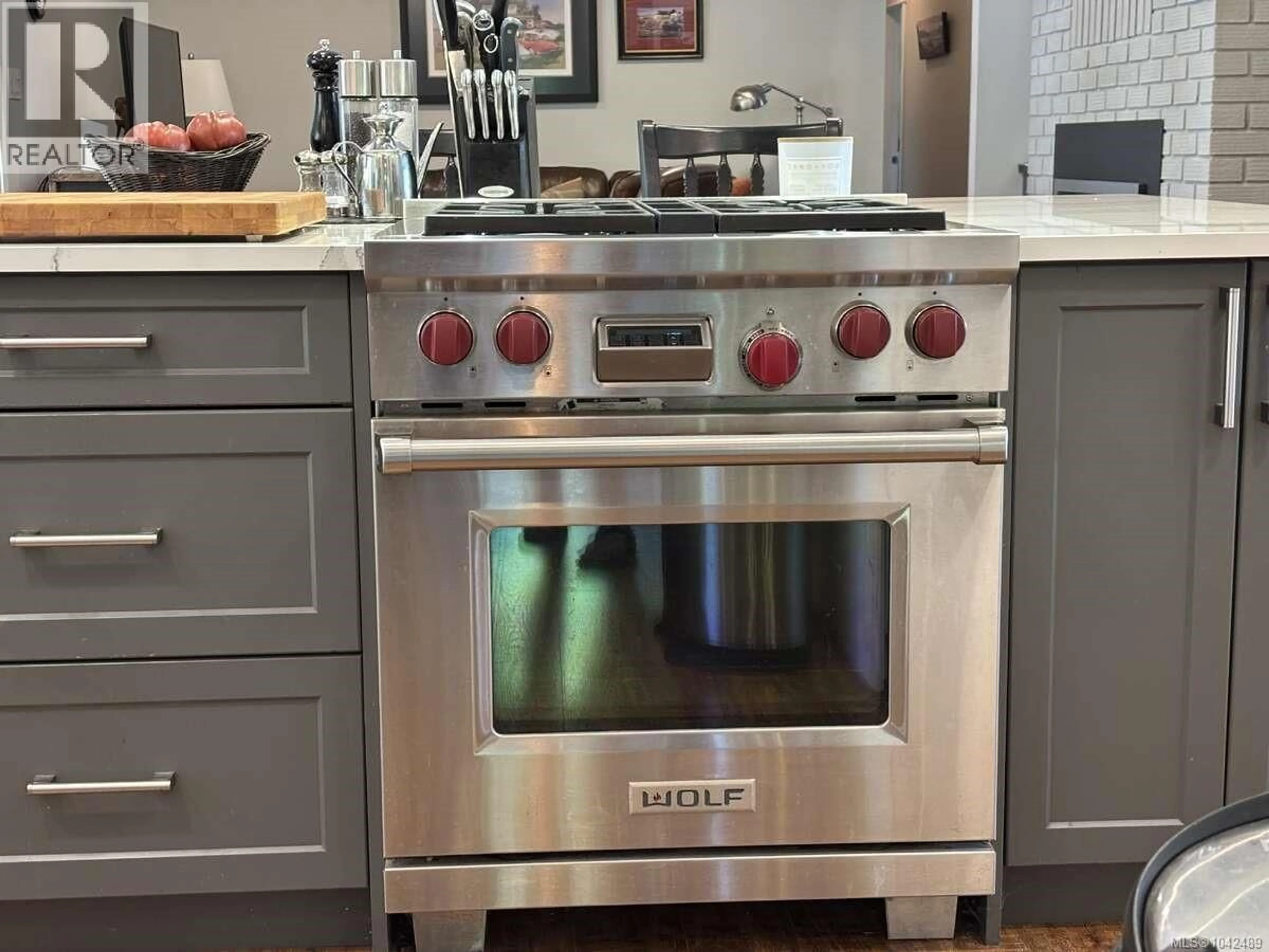 Contemporary kitchen, unknown for 5000 CHILDS ROAD, Courtenay British Columbia V9J1L5