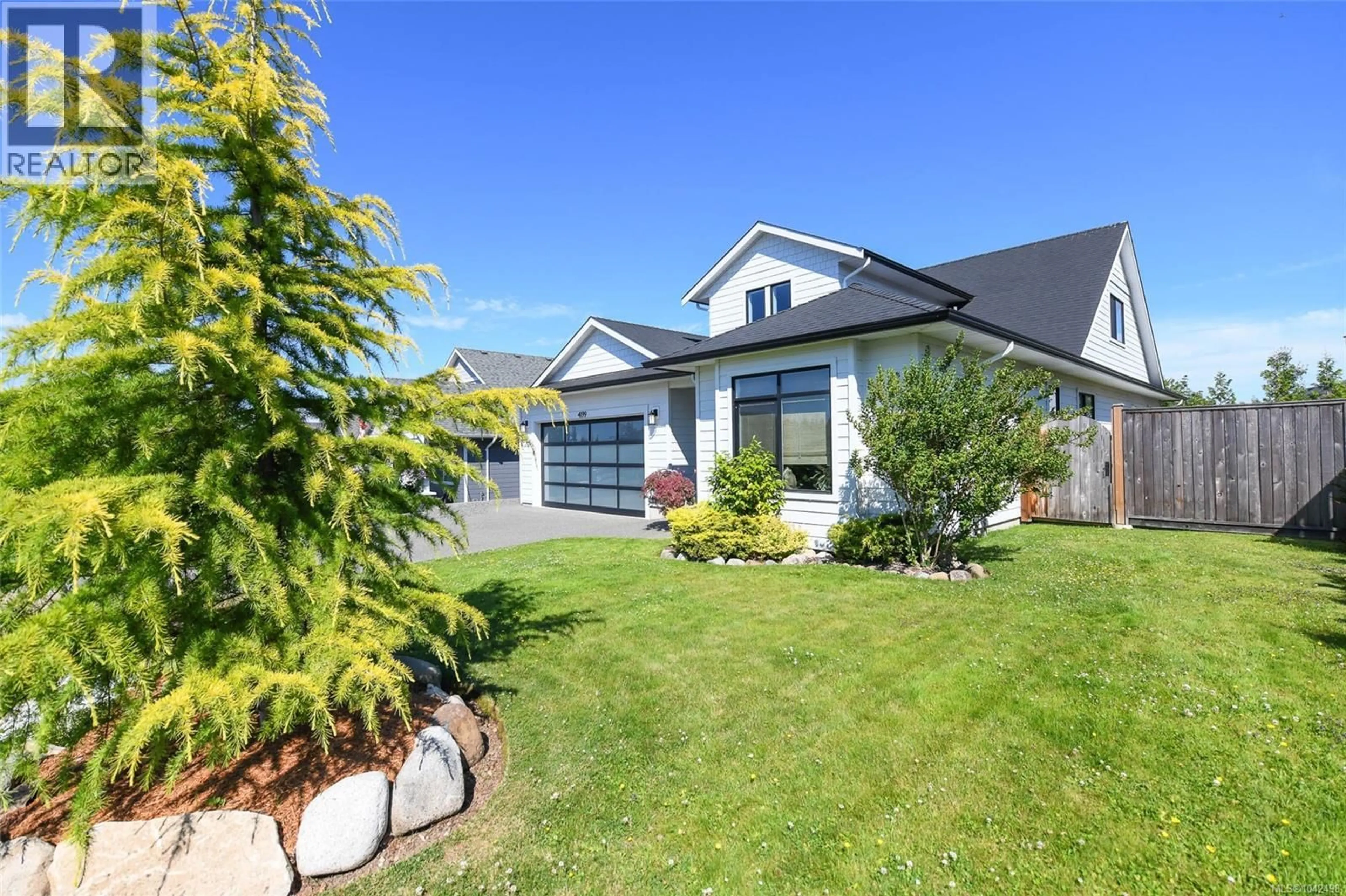 Home with vinyl exterior material, street for 4199 CHANCELLOR CRESCENT, Courtenay British Columbia V9N0E7