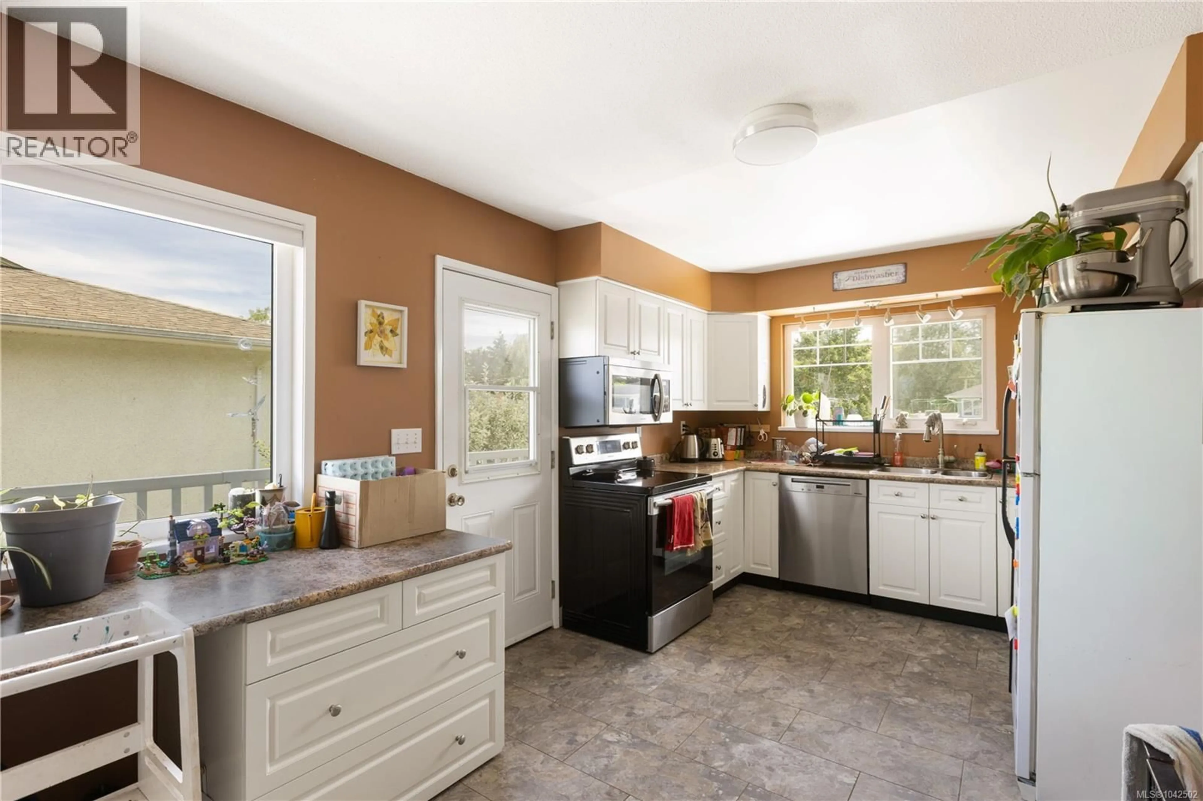 Unknown for 1730 CHRISTMAS AVENUE, Saanich British Columbia V8P2X9