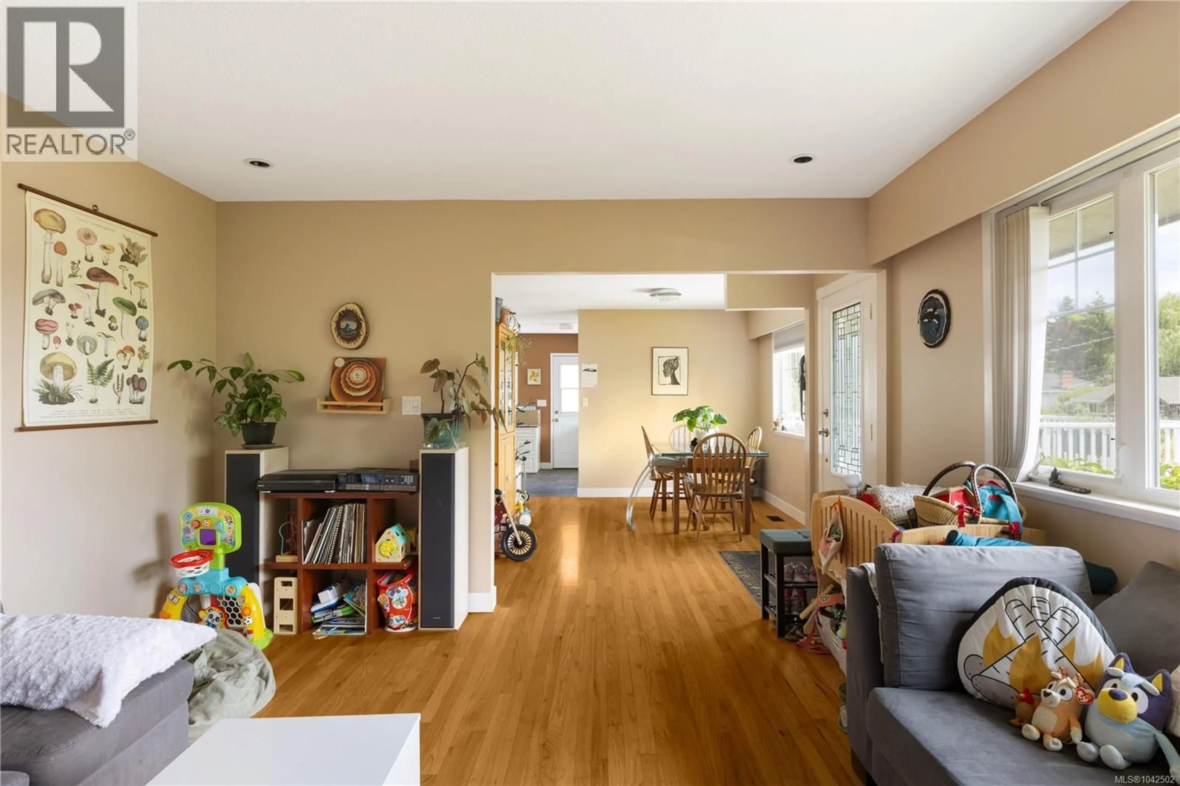 Unknown for 1730 CHRISTMAS AVENUE, Saanich British Columbia V8P2X9