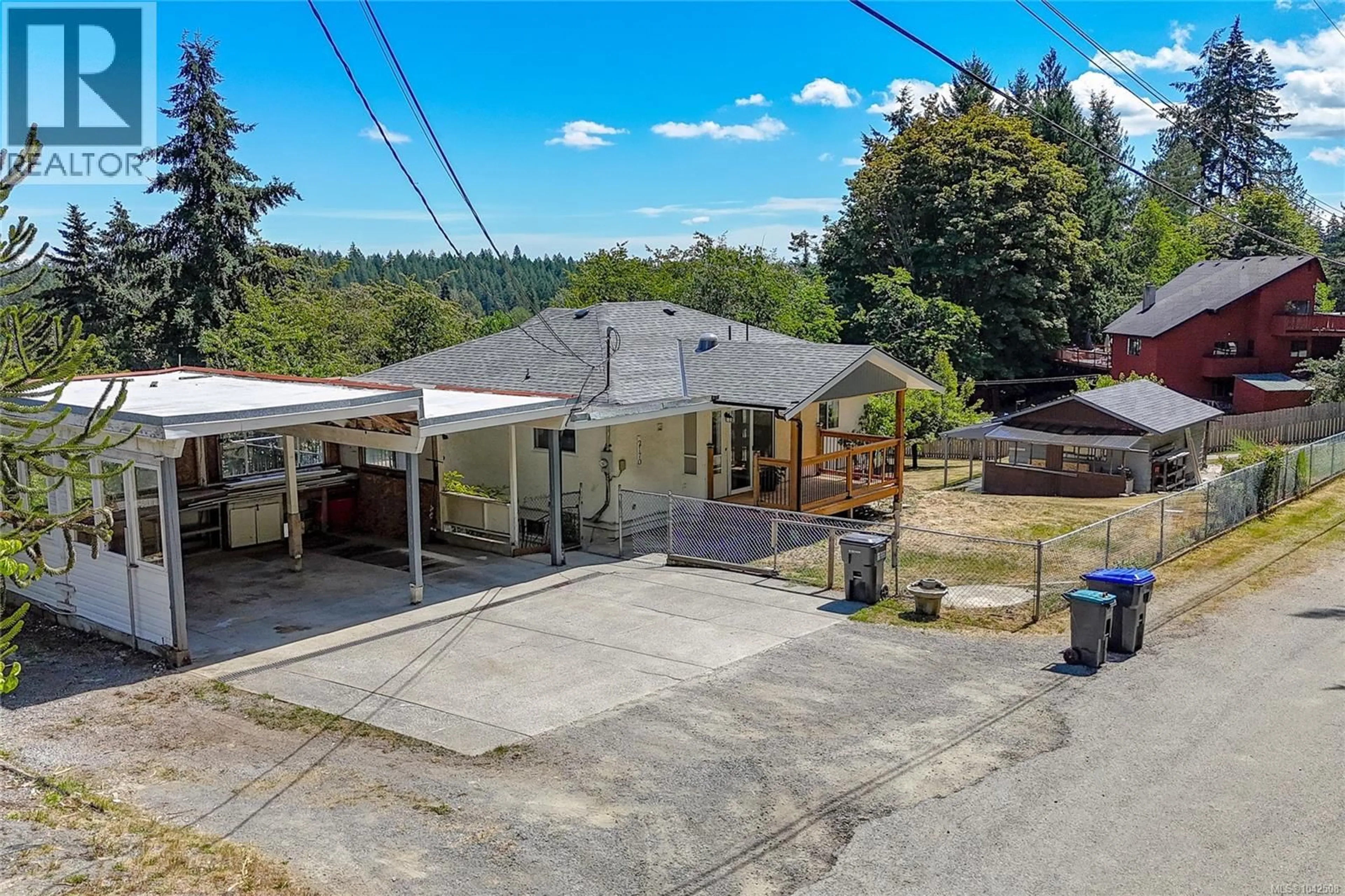 A pic from outside/outdoor area/front of a property/back of a property/a pic from drone, street for 2170 ELIZABETH STREET, Nanaimo British Columbia V9X1G3