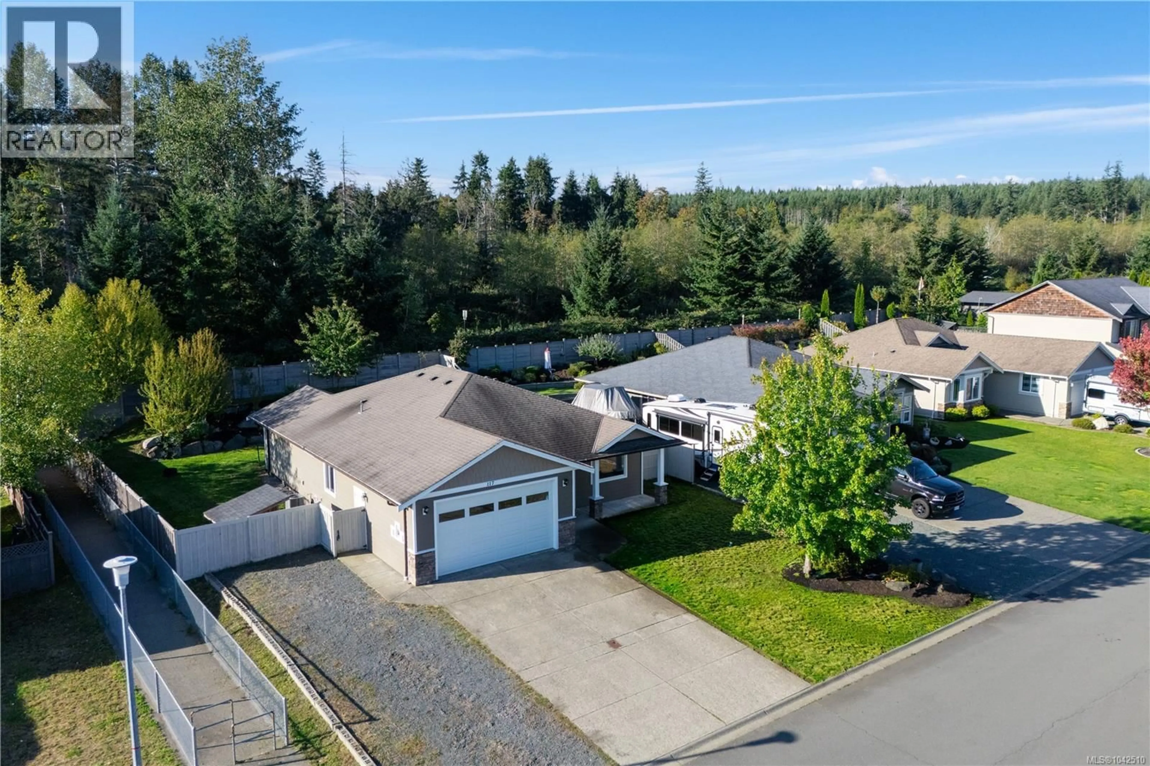 A pic from outside/outdoor area/front of a property/back of a property/a pic from drone, street for 117 STRATHCONA WAY, Campbell River British Columbia V9H1W4