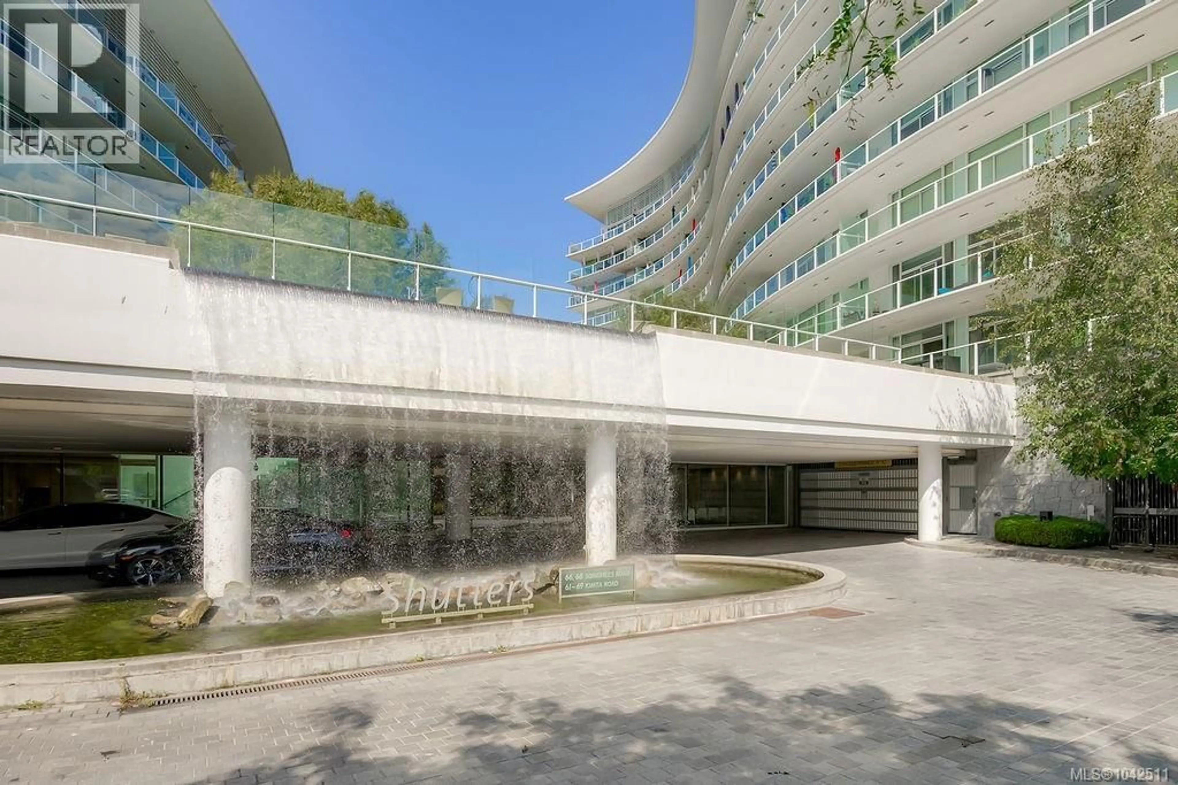 Indoor foyer for 518 - 68 SONGHEES ROAD, Victoria British Columbia V9A0A3