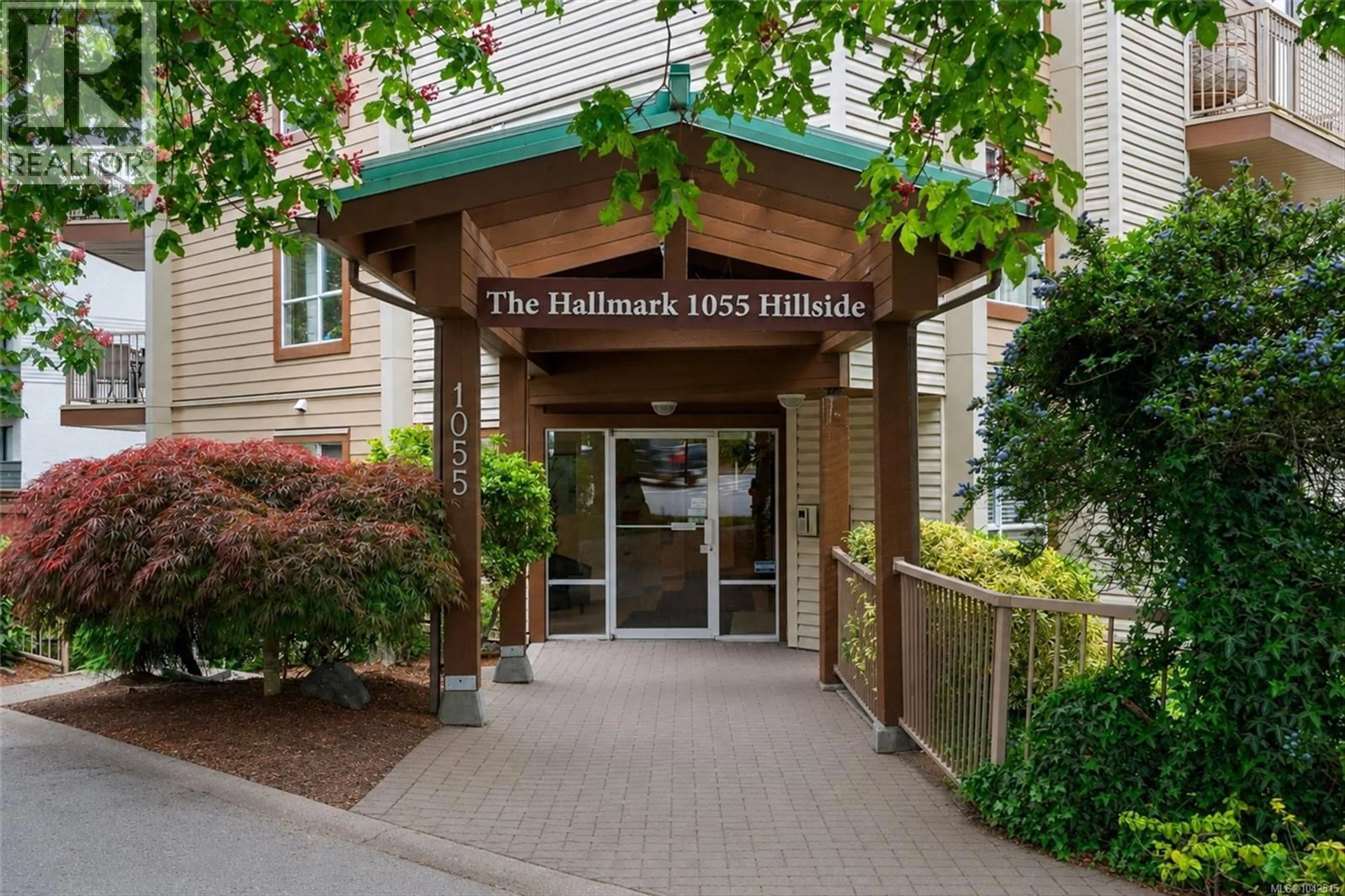 Indoor entryway for 204 - 1055 HILLSIDE AVENUE, Victoria British Columbia V8T2A4