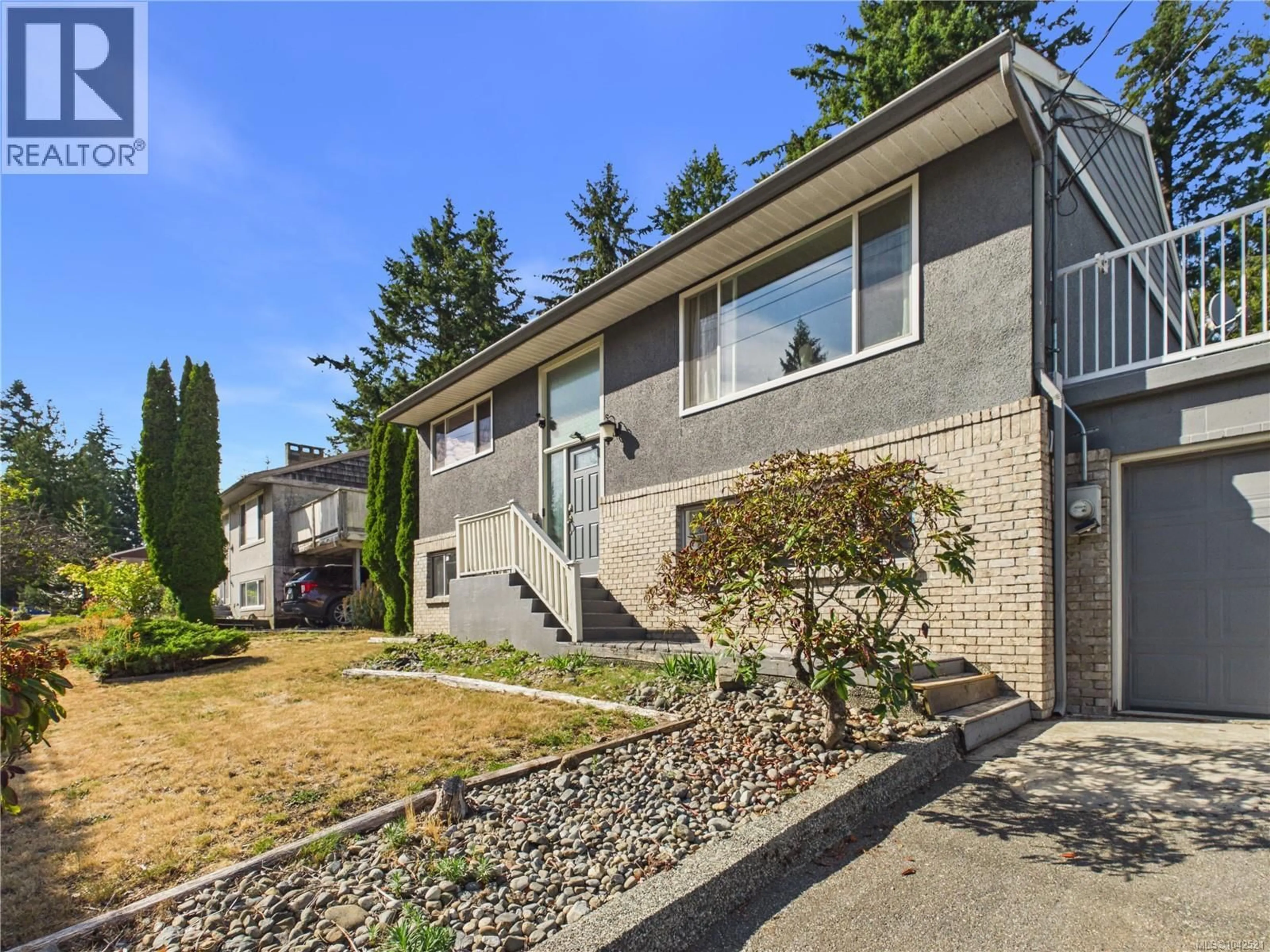 Home with vinyl exterior material, street for 3624 UPLANDS DRIVE, Nanaimo British Columbia V9T2T7
