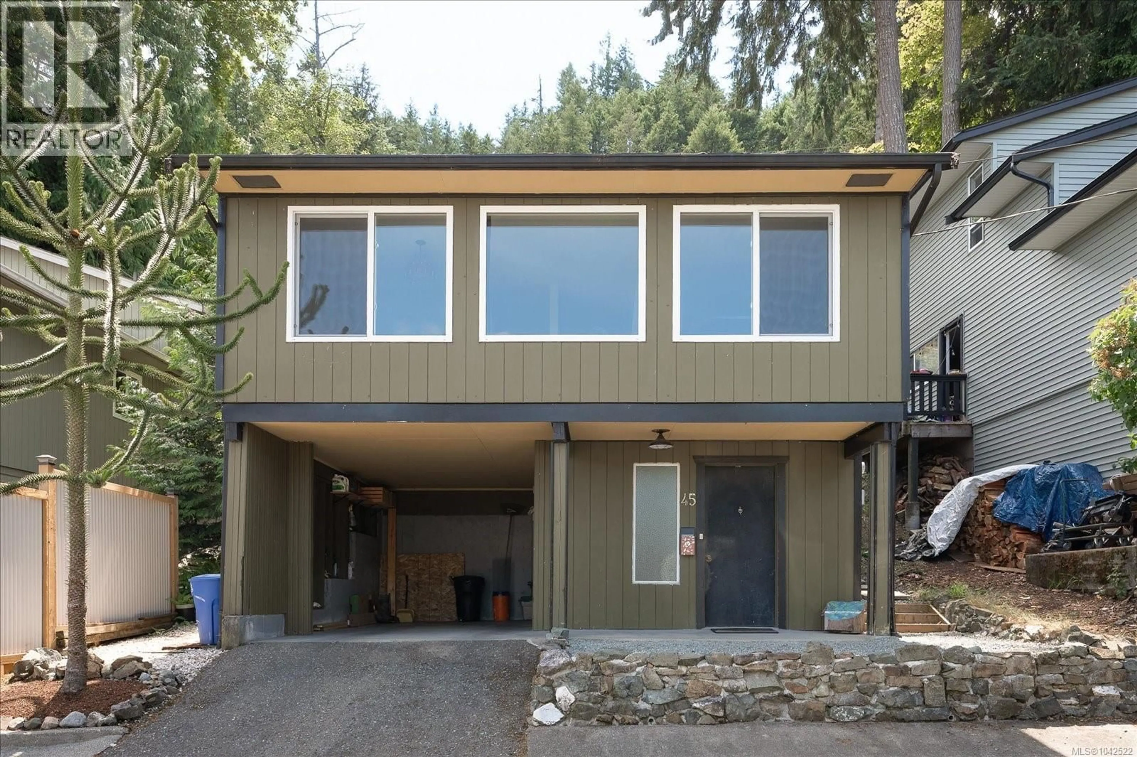 Home with vinyl exterior material, unknown for 45 RILEY PLACE, Nanaimo British Columbia V9T5B9