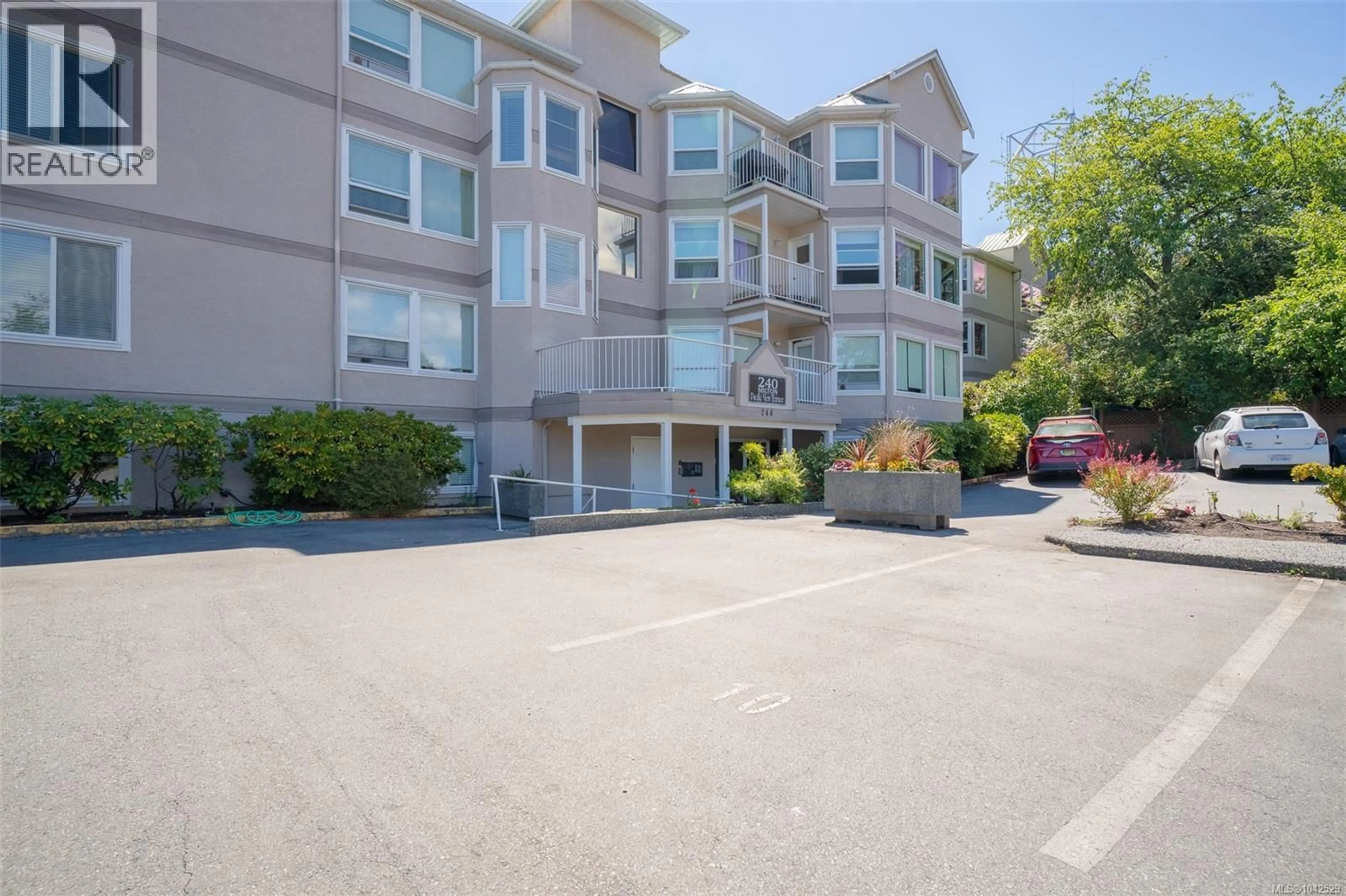 Patio, unknown for 305 - 240 MILTON STREET, Nanaimo British Columbia V9R2K6