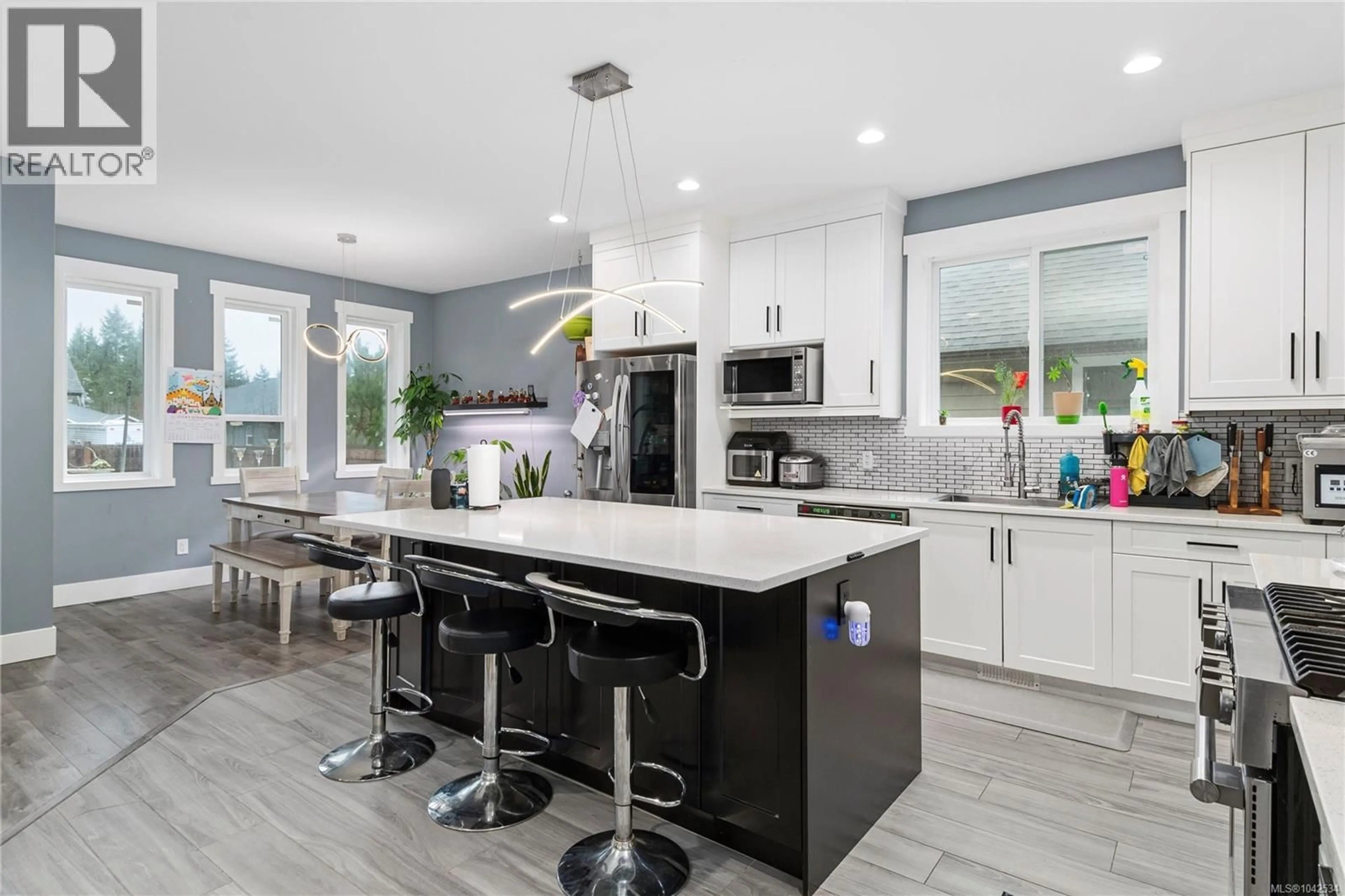 Open concept kitchen, unknown for 720 SITKA STREET, Campbell River British Columbia V9H0E5