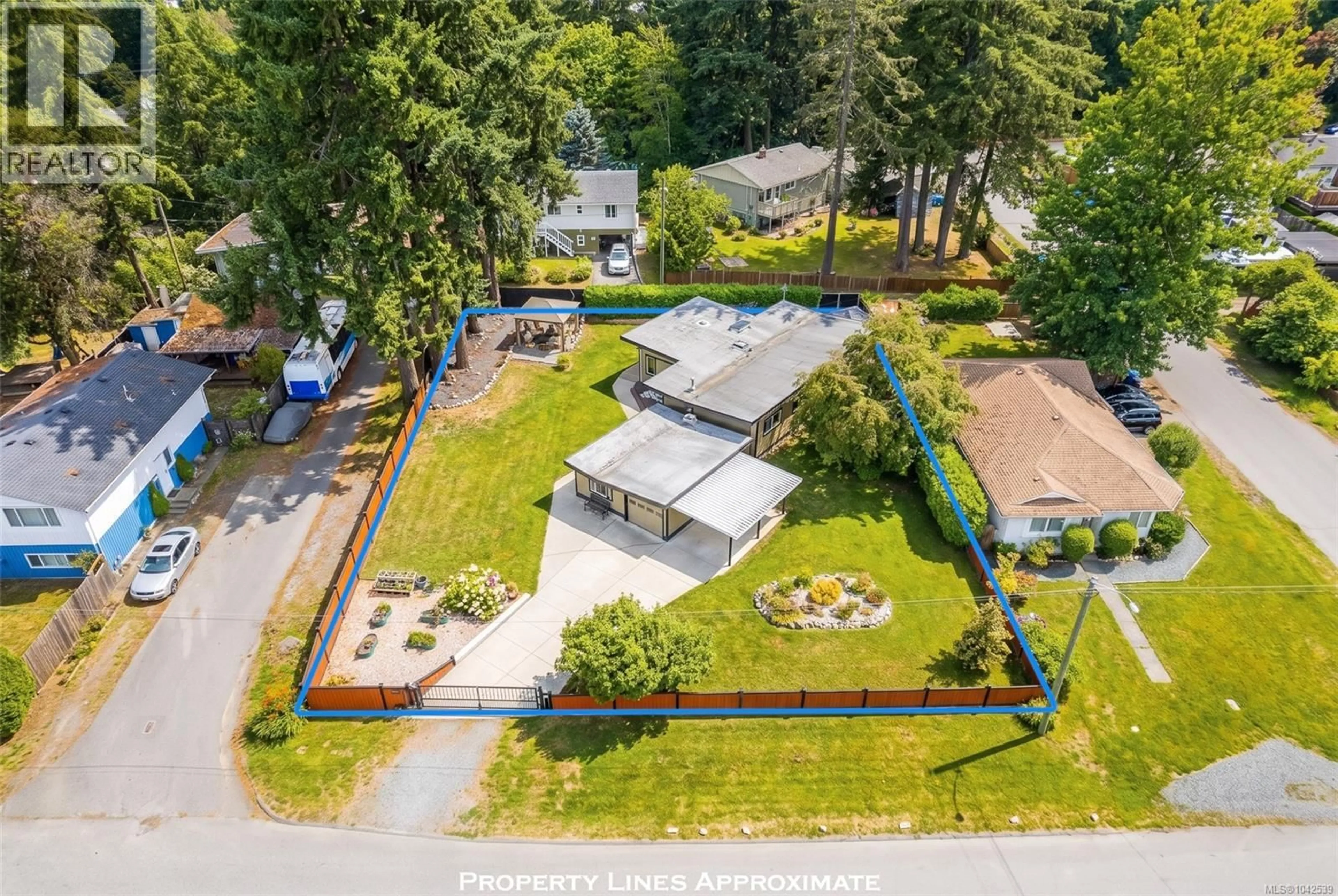 A pic from outside/outdoor area/front of a property/back of a property/a pic from drone, street for 789 BOWMAN AVENUE, Nanaimo British Columbia V9R4L5