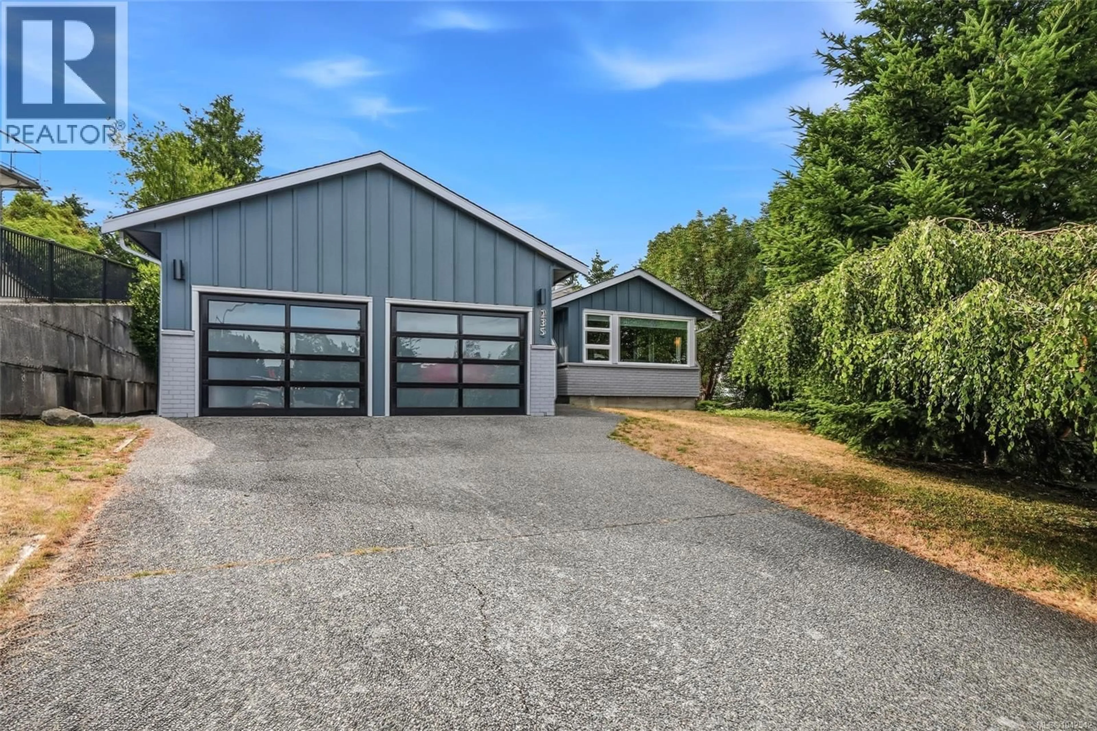 Indoor garage for 235 CONCORDIA PLACE, Nanaimo British Columbia V9R6A9