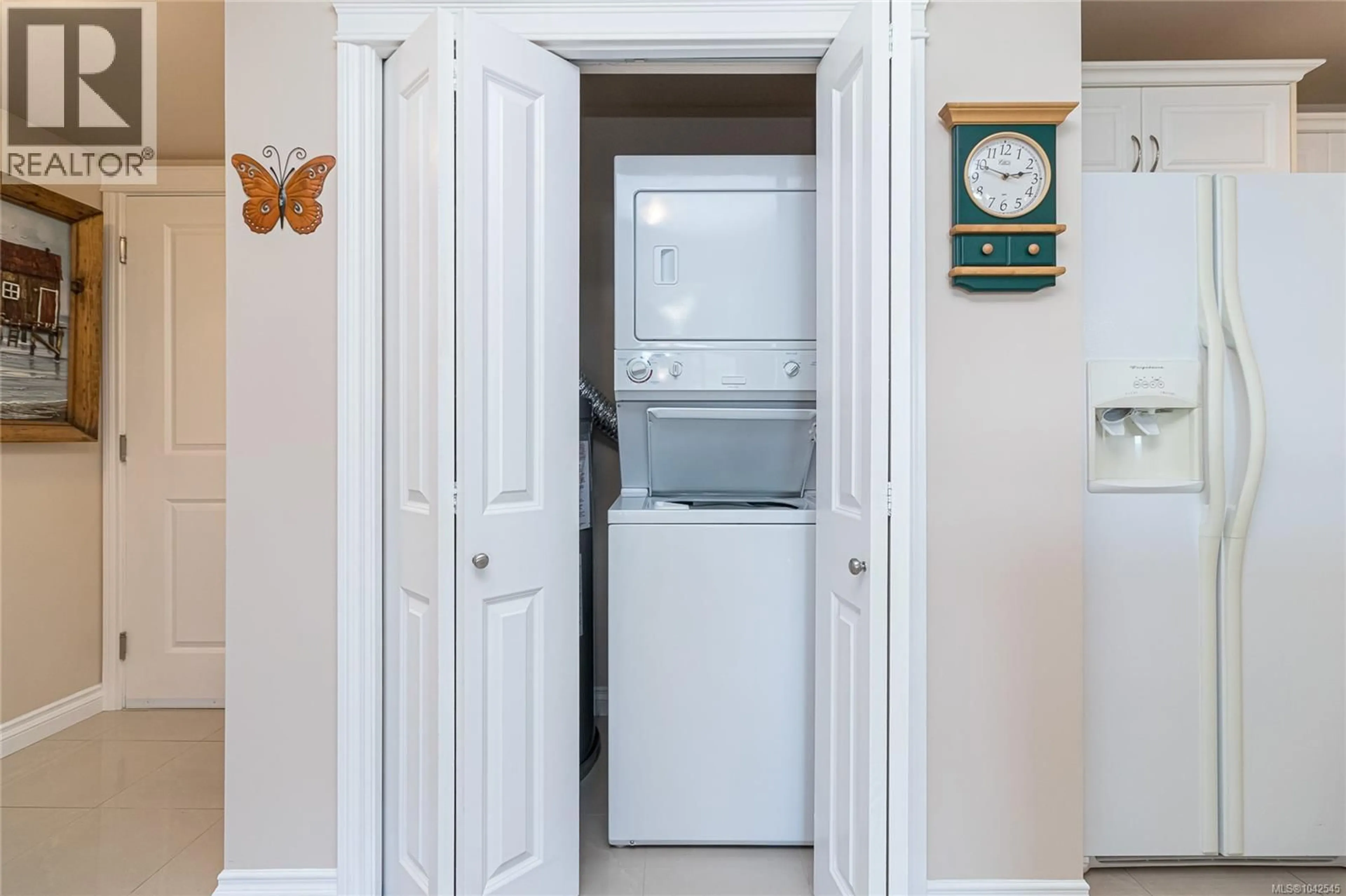 Laundry room for 304 - 4536 VIEWMONT AVENUE, Saanich British Columbia V8Z5L2