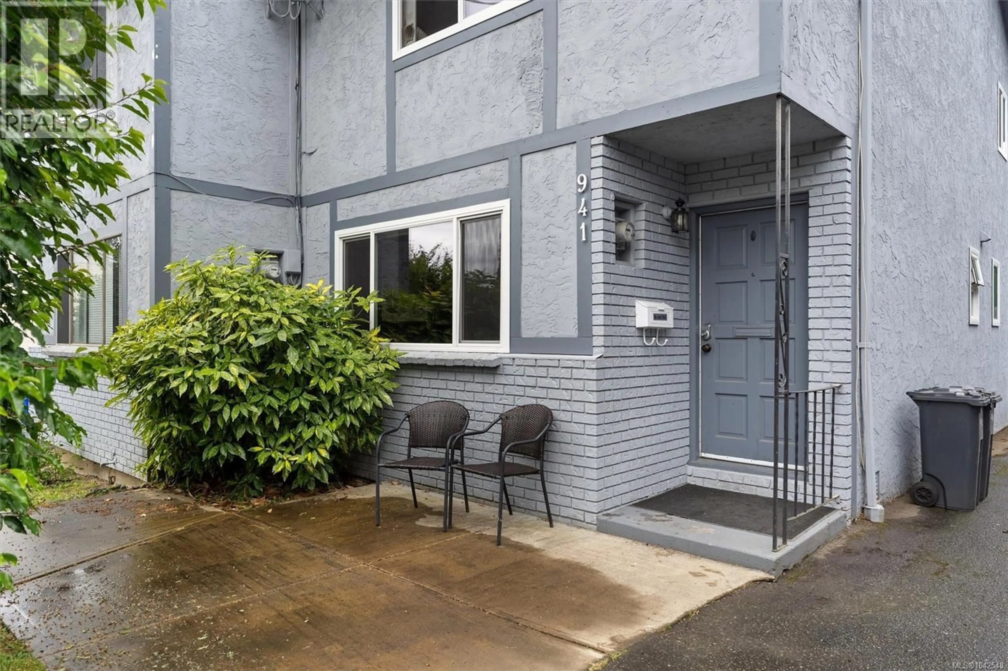 Patio, street for 941 INSKIP STREET, Esquimalt British Columbia V9A4J6