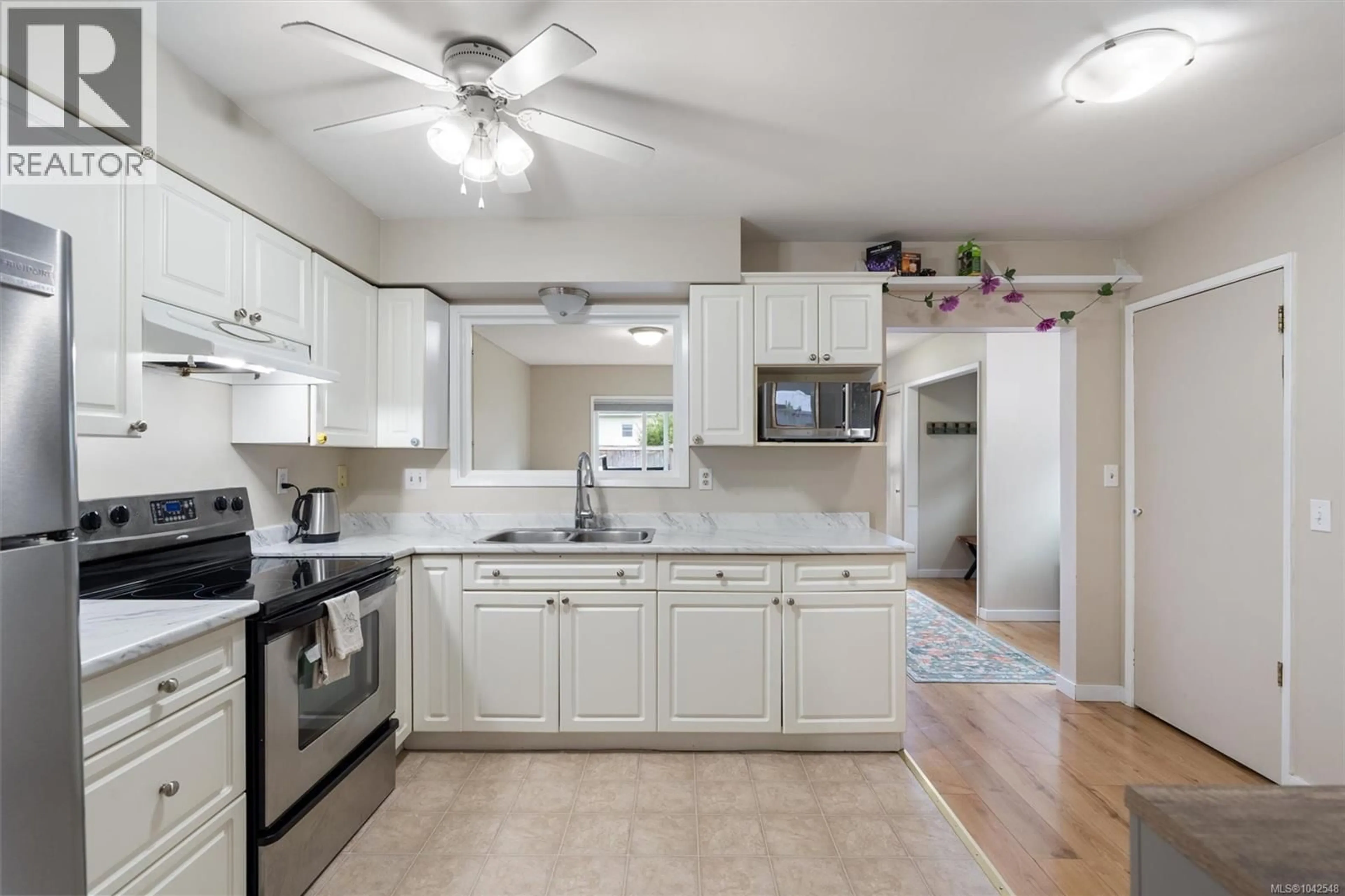 Unknown for 941 INSKIP STREET, Esquimalt British Columbia V9A4J6