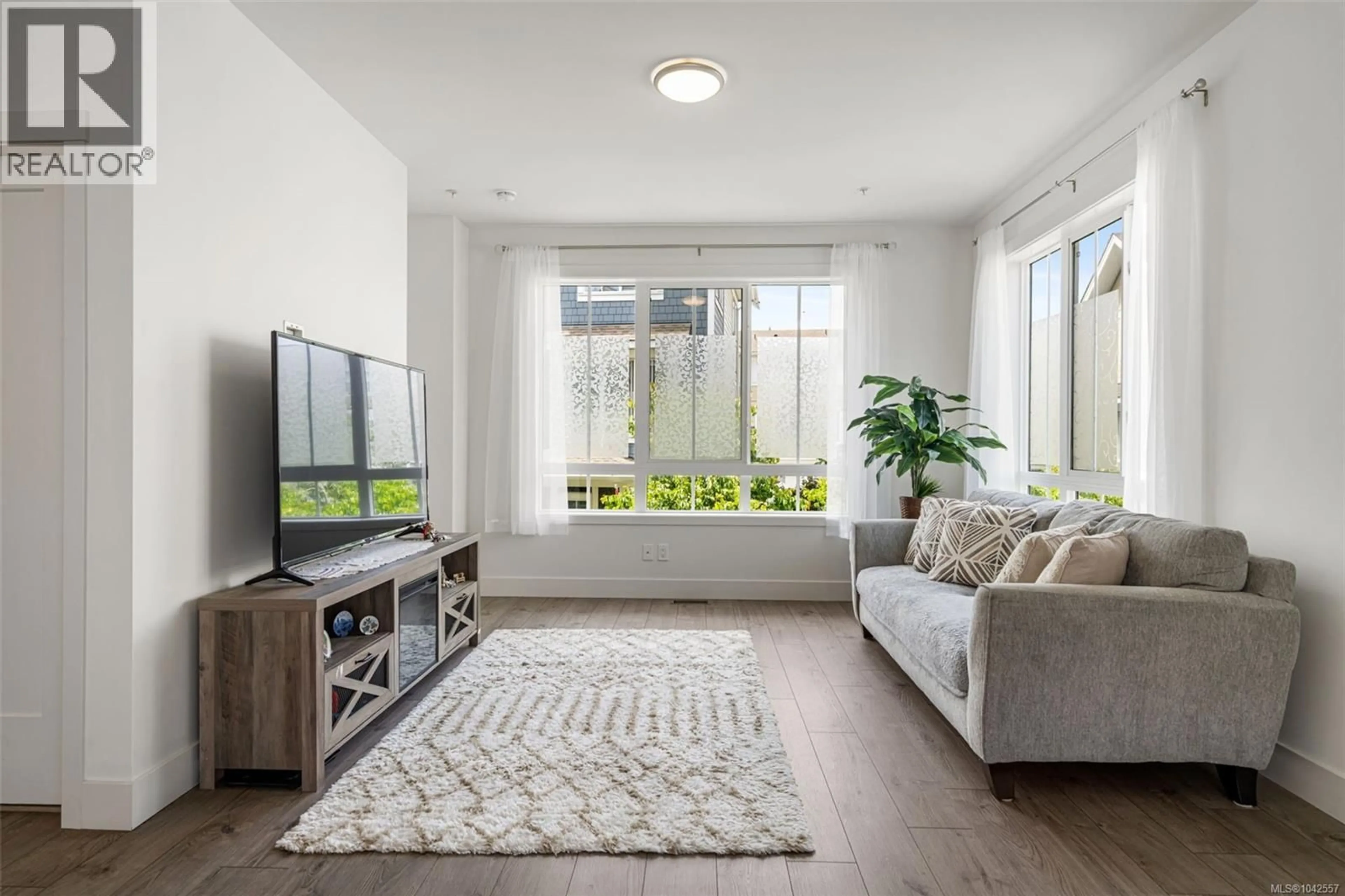 Living room with furniture, unknown for 52 - 370 LATORIA BOULEVARD, Colwood British Columbia V9C0M9