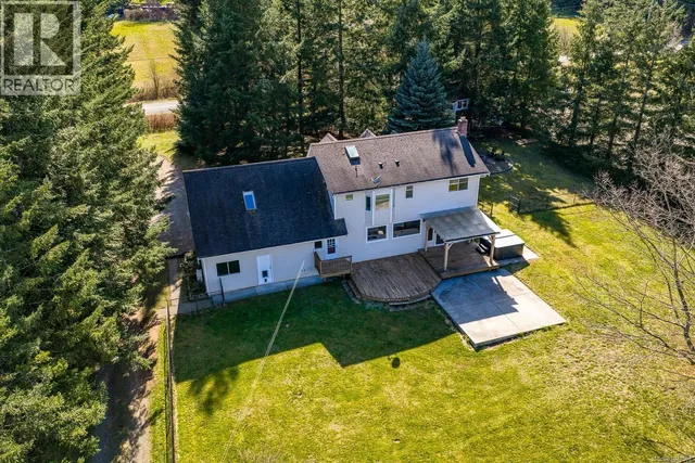 6104 LEDINGHAM ROAD, Courtenay 2