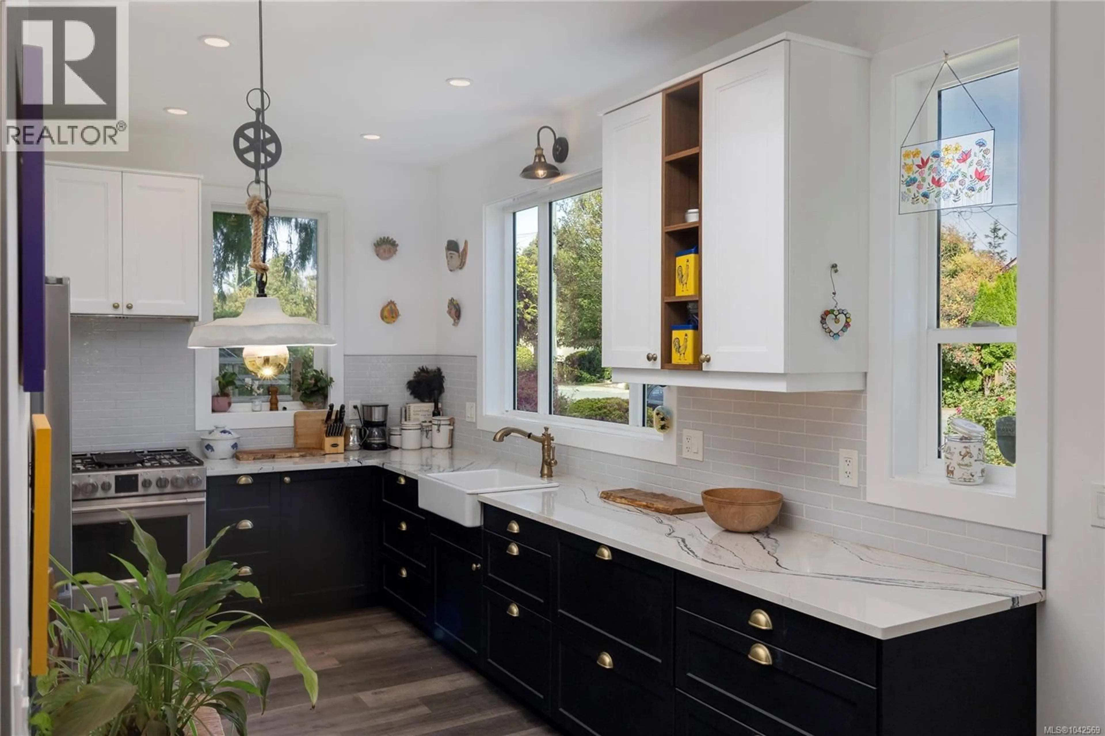 Contemporary kitchen, ceramic/tile floor for 1217 MAY STREET, Victoria British Columbia V8V2S8