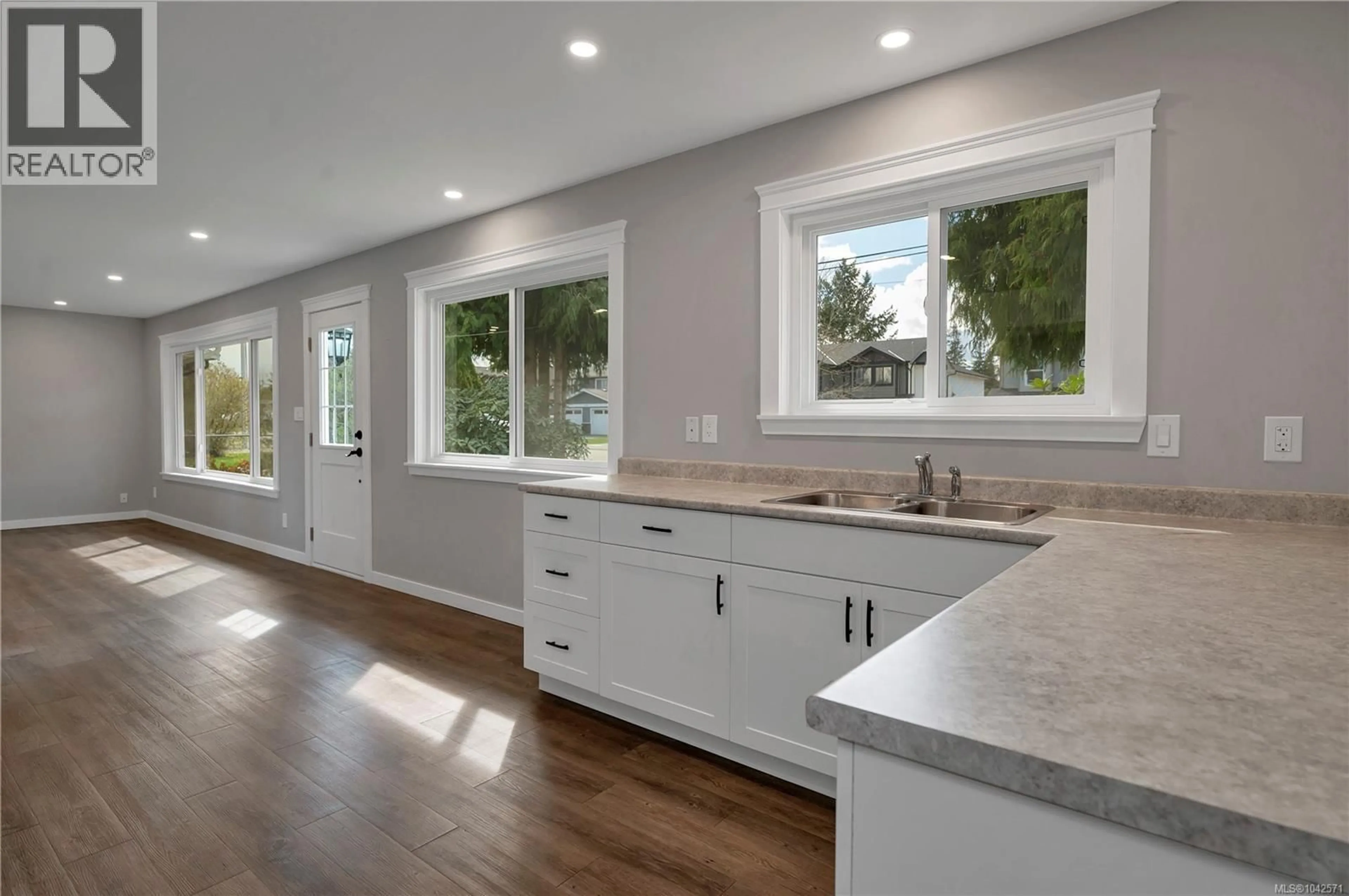 Open concept kitchen, unknown for 277 CAROLYN ROAD, Campbell River British Columbia V9W3M2