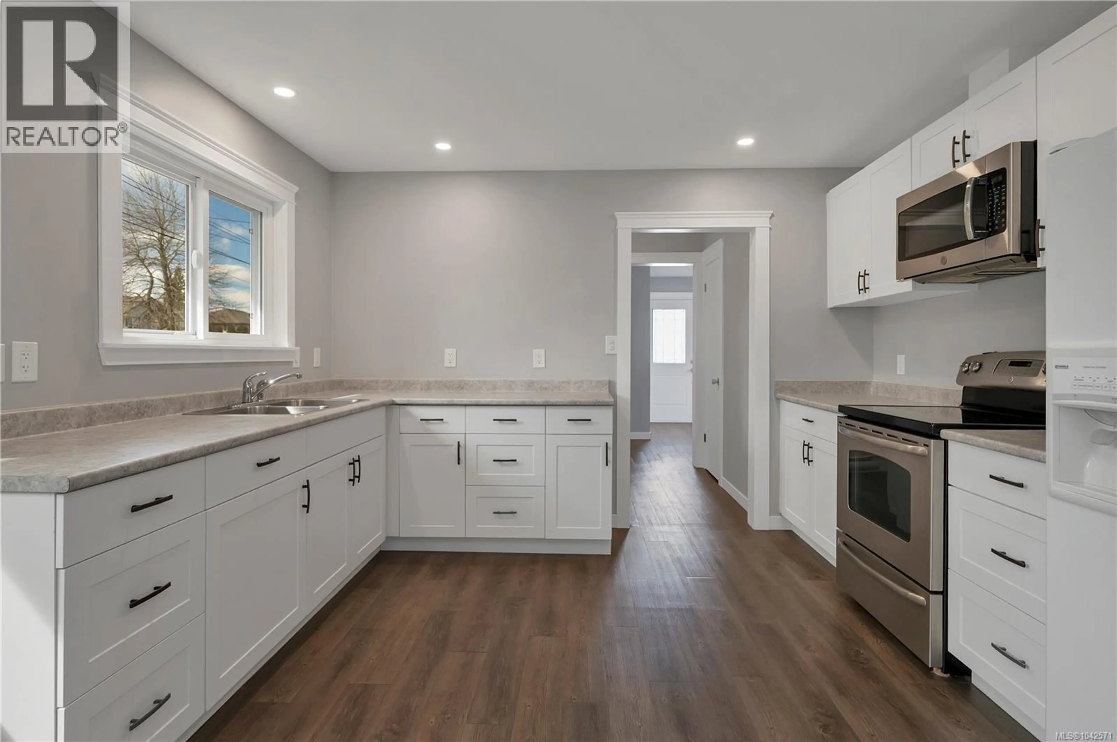 Open concept kitchen, unknown for 277 CAROLYN ROAD, Campbell River British Columbia V9W3M2