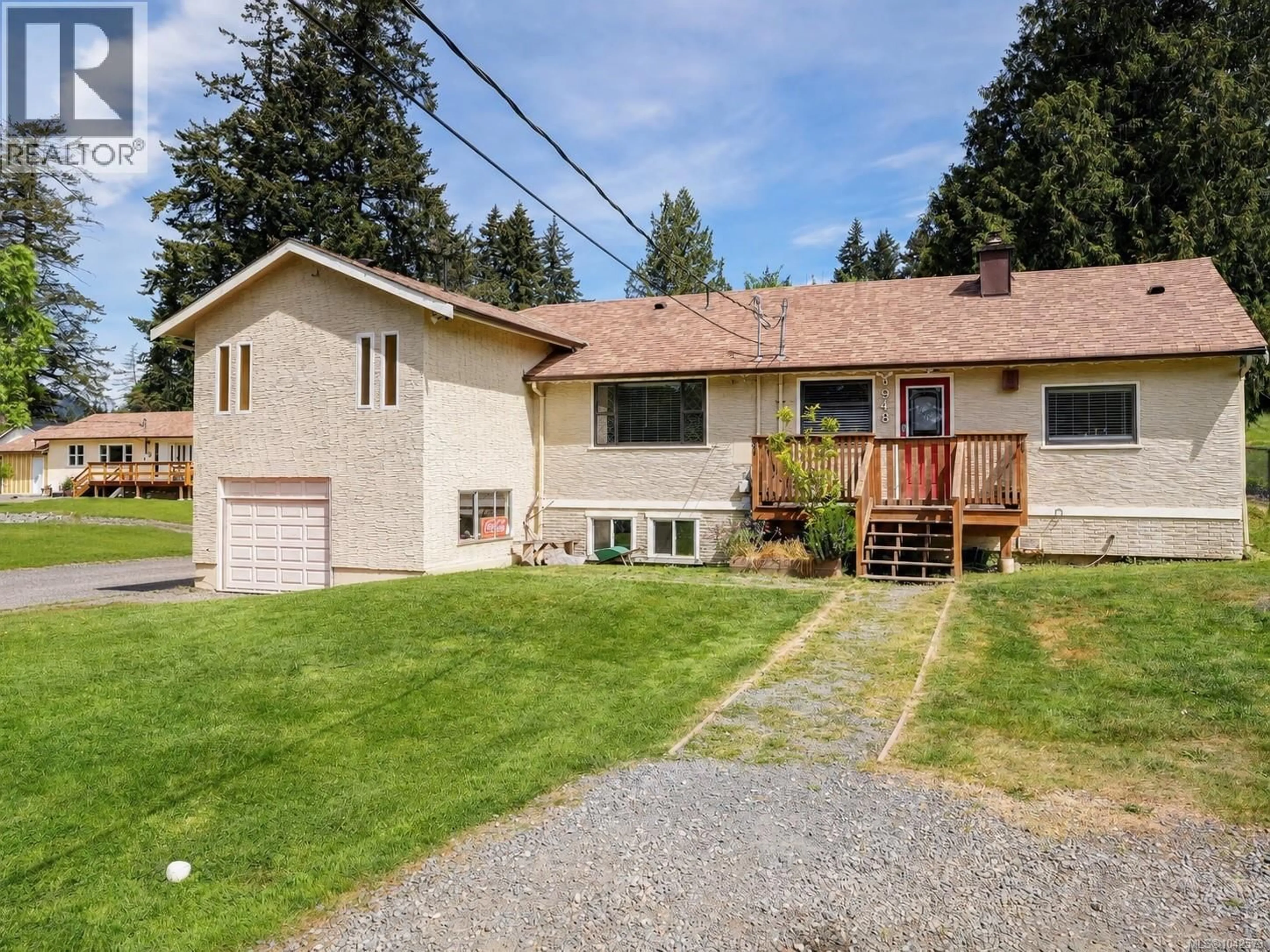 Home with vinyl exterior material, street for 948 LATORIA ROAD, Langford British Columbia V9C3A8