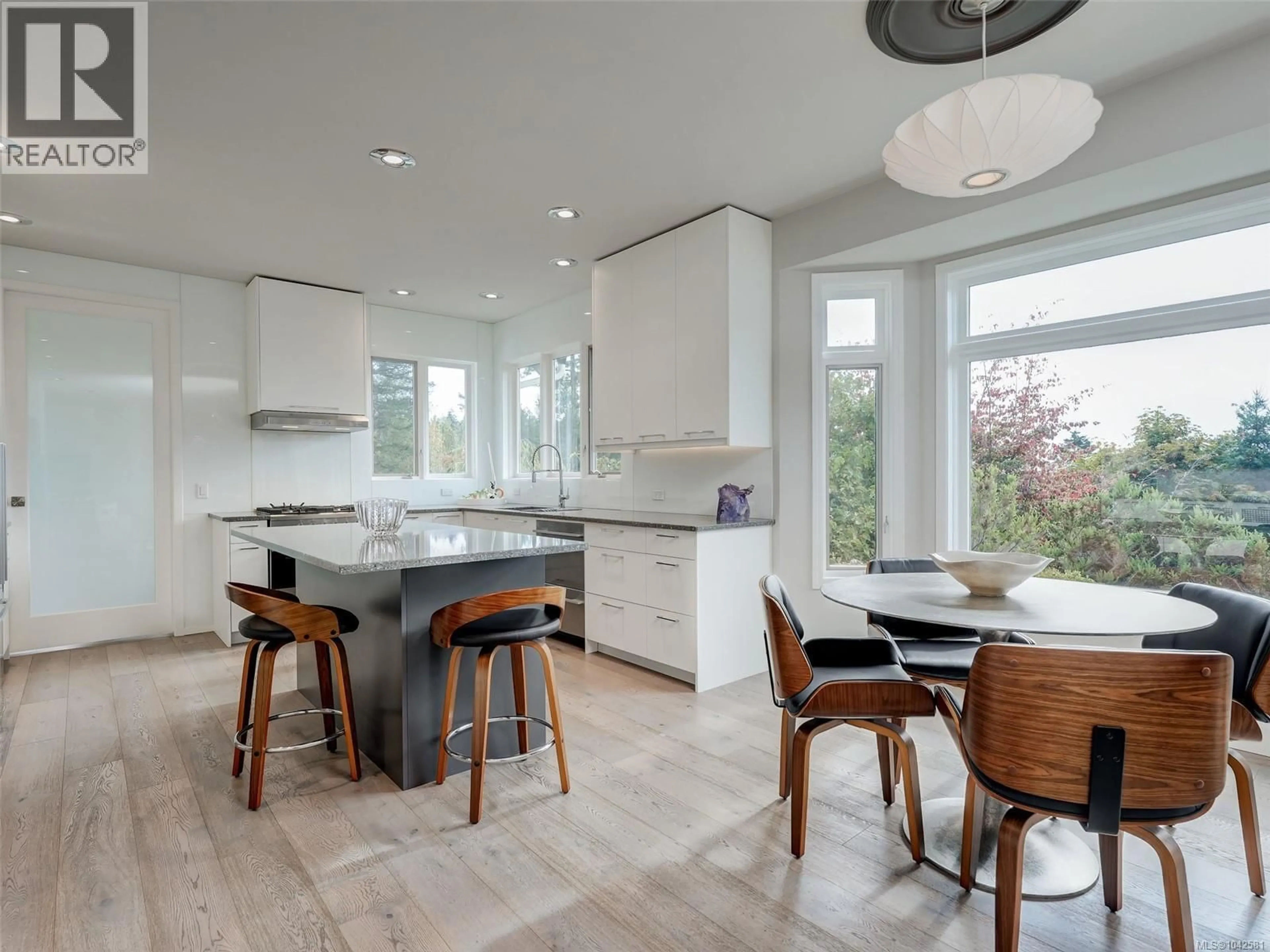 Contemporary kitchen, wood/laminate floor for 1345 READINGS DRIVE, North Saanich British Columbia V8L5K7