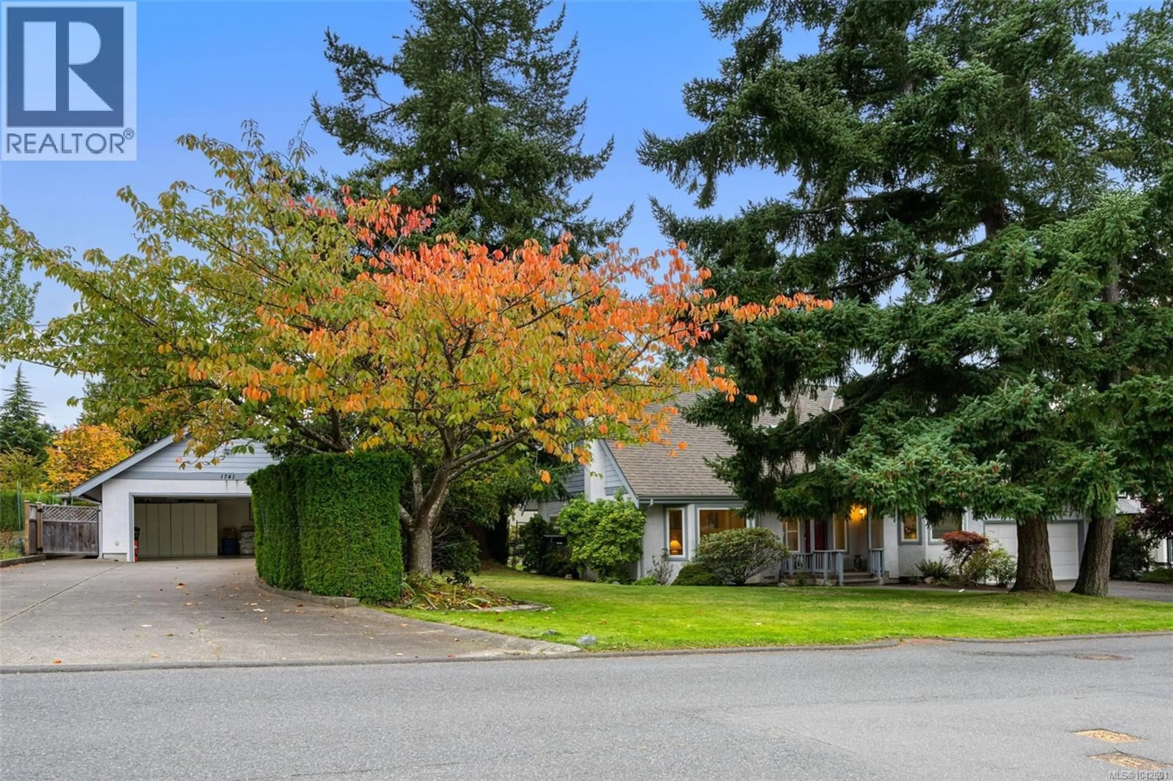 Unknown for 1741 BARRIE ROAD, Saanich British Columbia V8N2W4