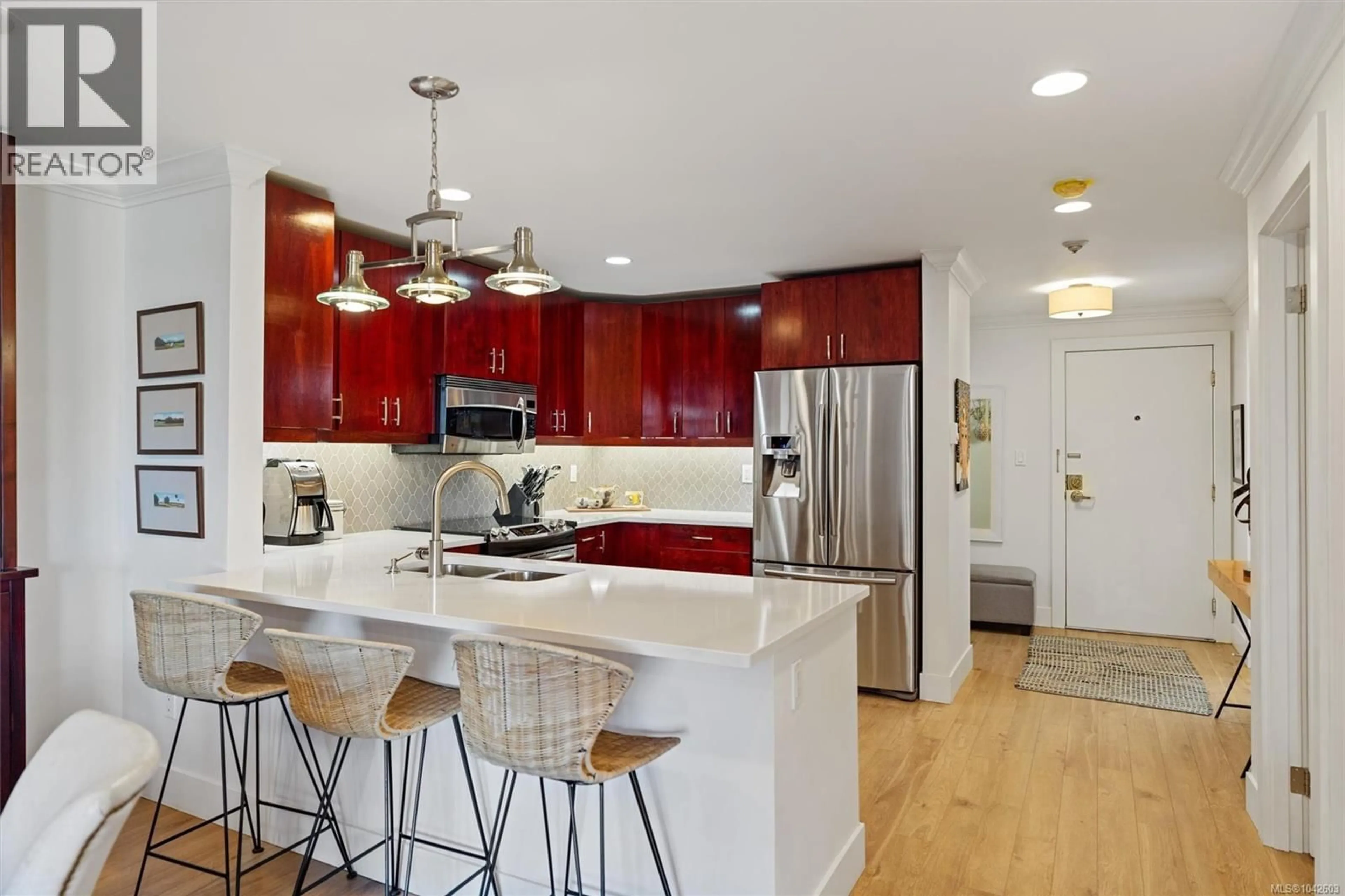 Contemporary kitchen, unknown for 101 - 640 MONTREAL STREET, Victoria British Columbia V8V1Z8