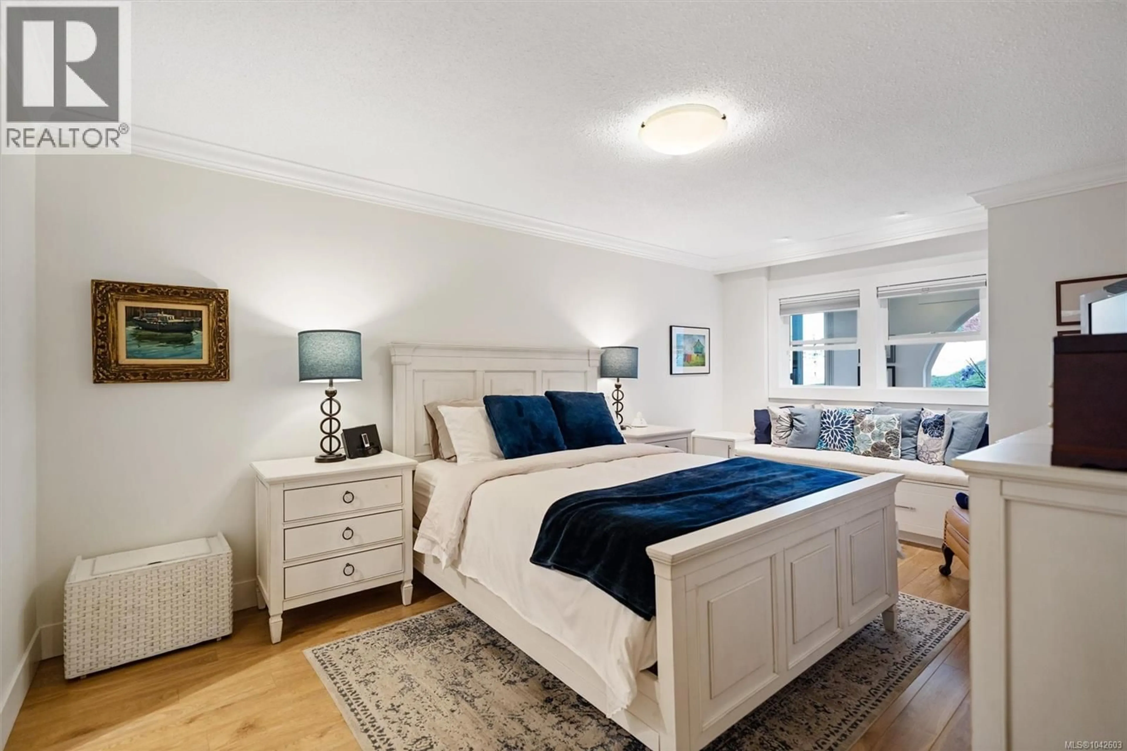 Bedroom with bed, unknown for 101 - 640 MONTREAL STREET, Victoria British Columbia V8V1Z8