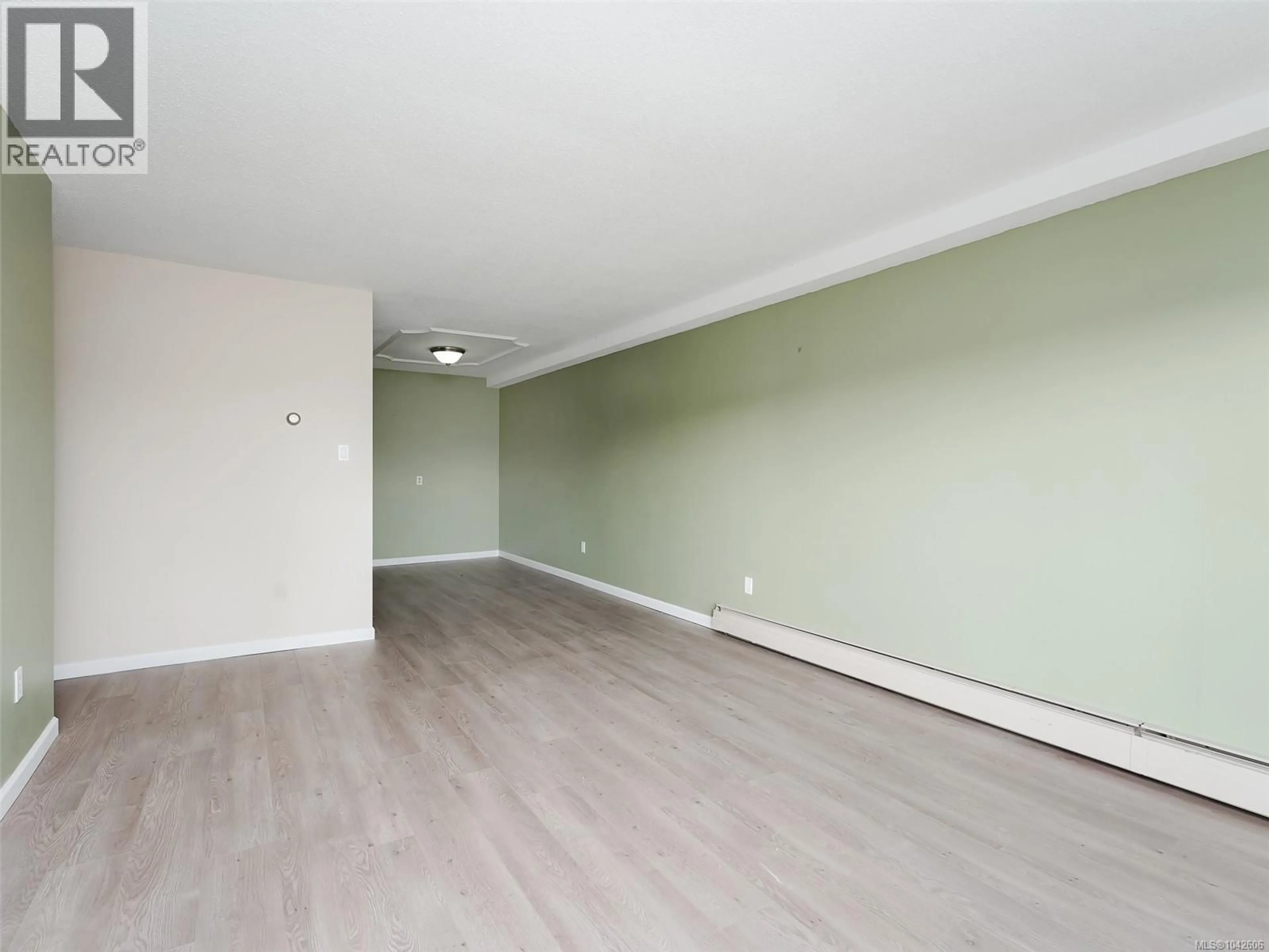 A pic of a room for 120 - 1680 POPLAR AVENUE, Saanich British Columbia V8P4K7