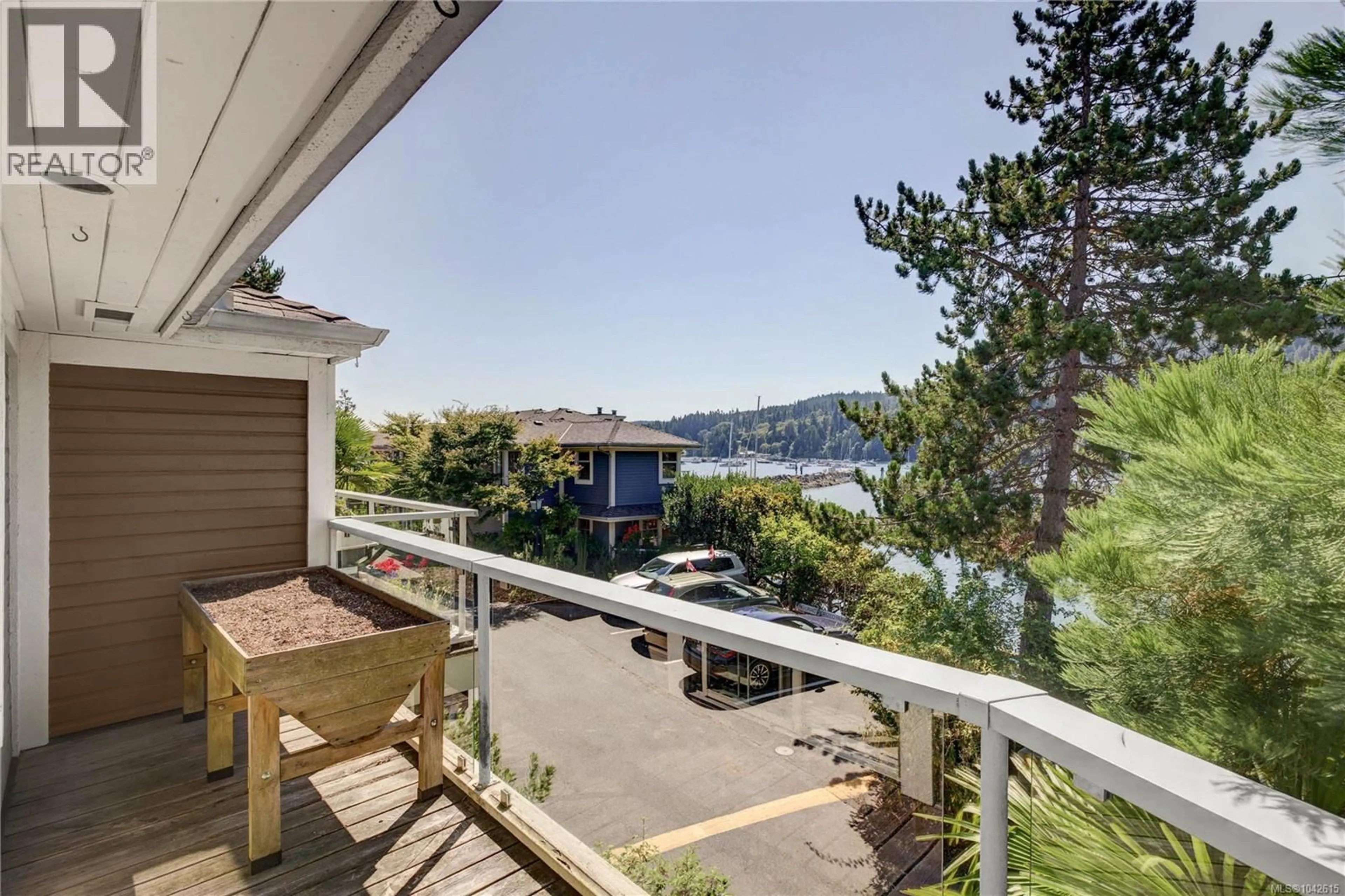 Patio, water/lake/river/ocean view for 3 - 111 FULFORD-GANGES ROAD, Salt Spring British Columbia V8K2R9