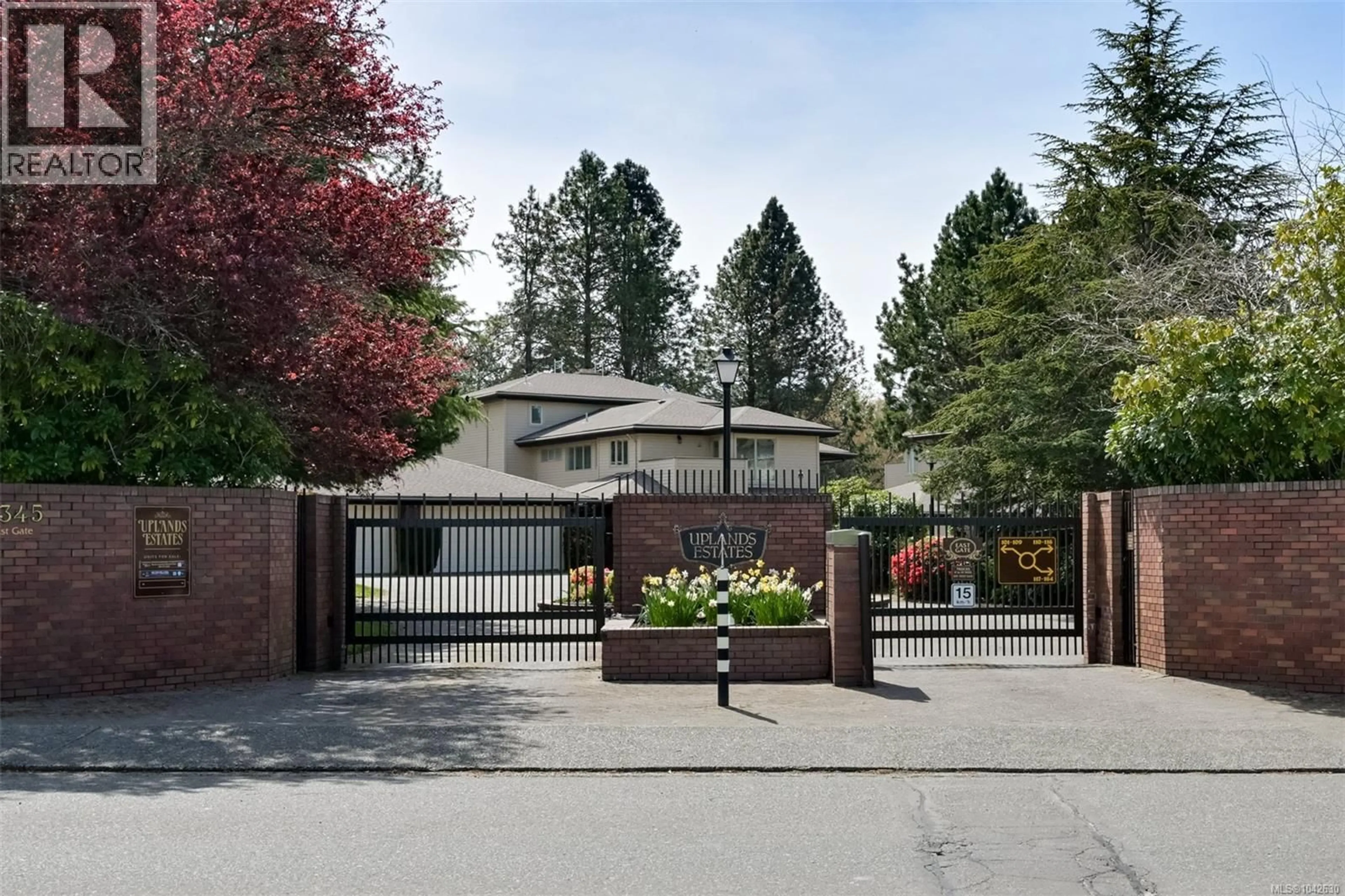 Unknown for 104 - 2345 CEDAR HILL CROSS ROAD, Oak Bay British Columbia V8P5M8