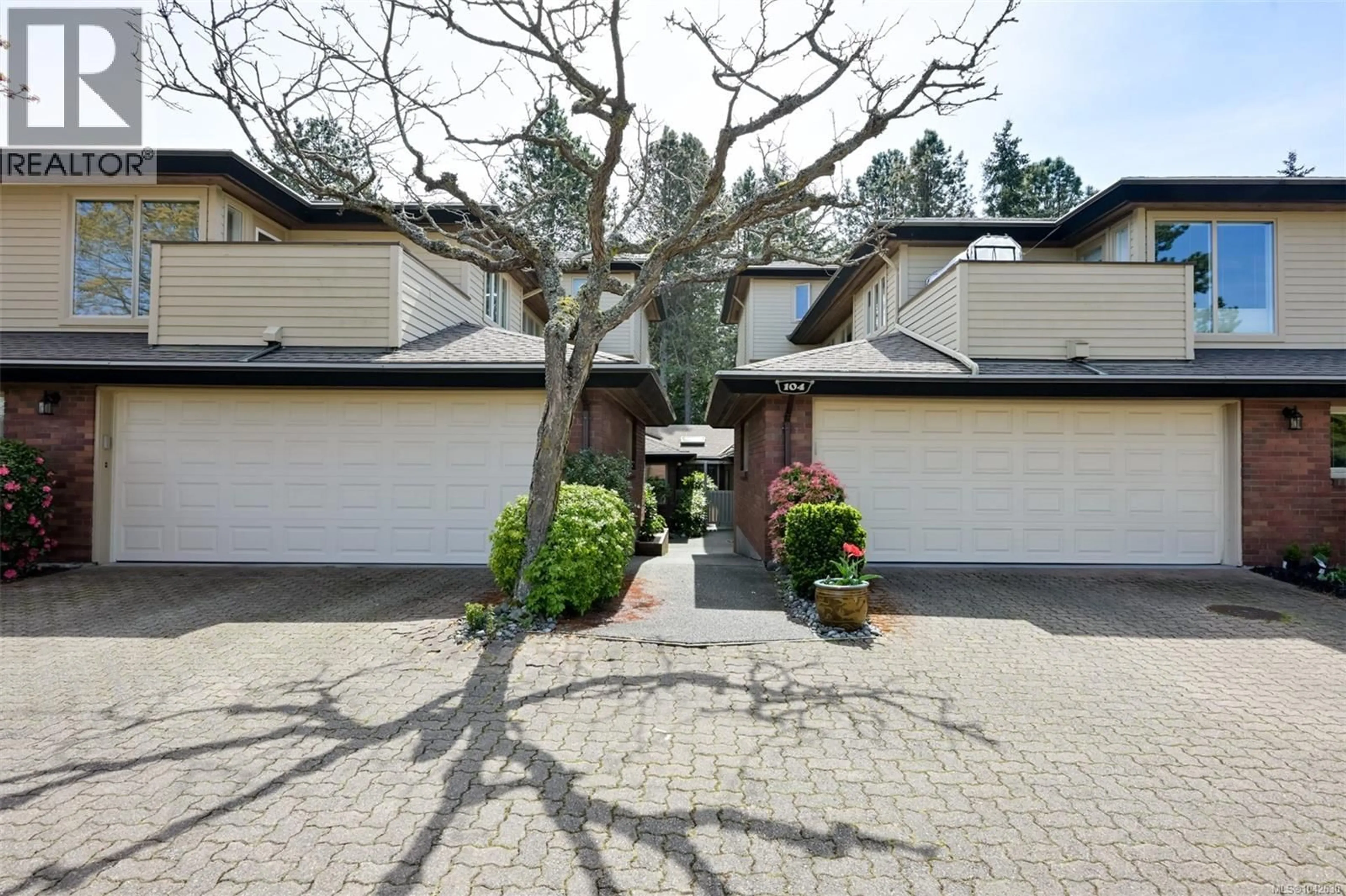 Unknown for 104 - 2345 CEDAR HILL CROSS ROAD, Oak Bay British Columbia V8P5M8