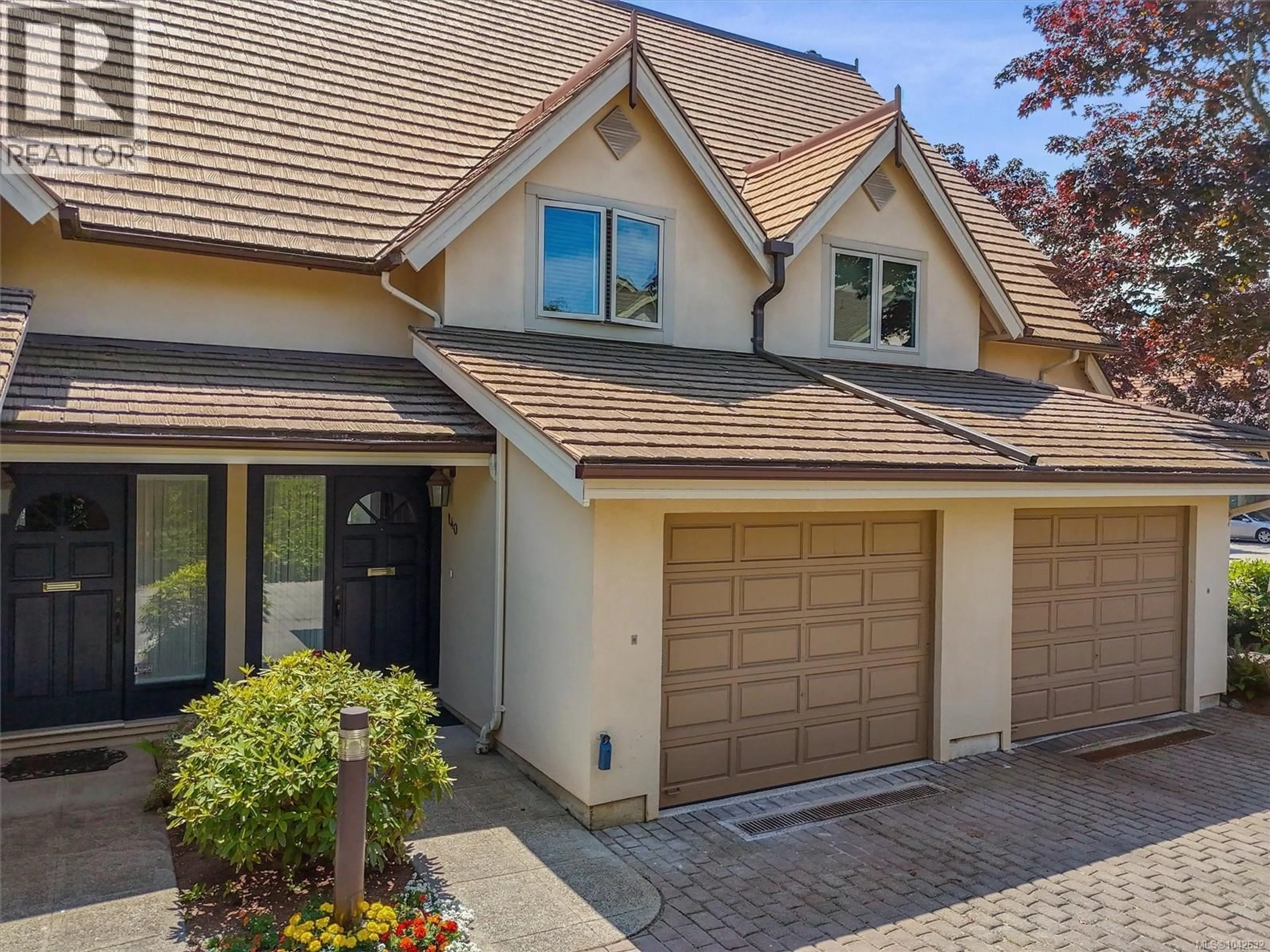 Home with brick exterior material, street for 140 - 210 RUSSELL STREET, Victoria British Columbia V9A3X2