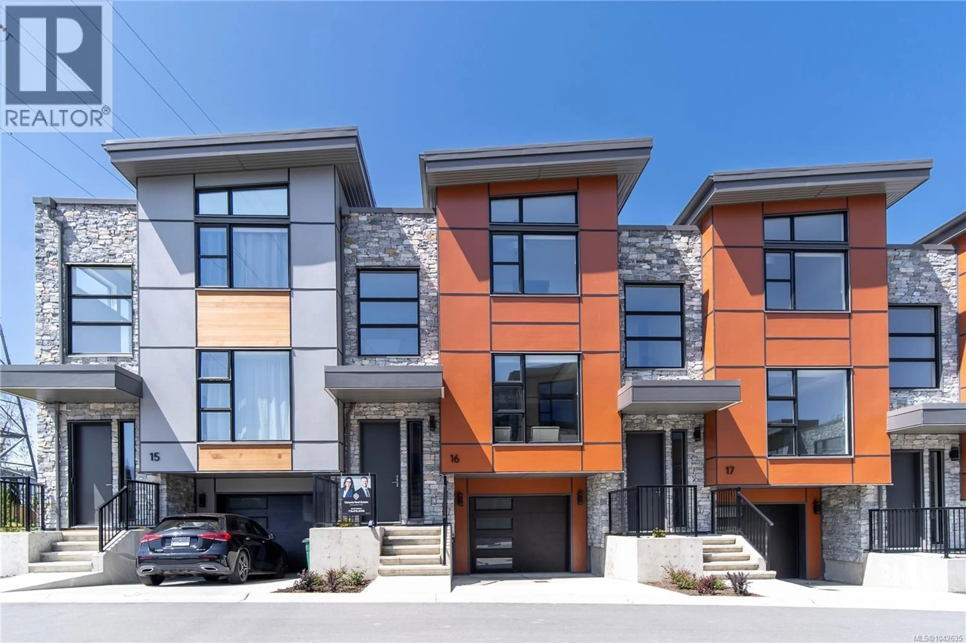 Home with brick exterior material, street for 17 - 4253 DIEPPE ROAD, Saanich British Columbia V8X2N2