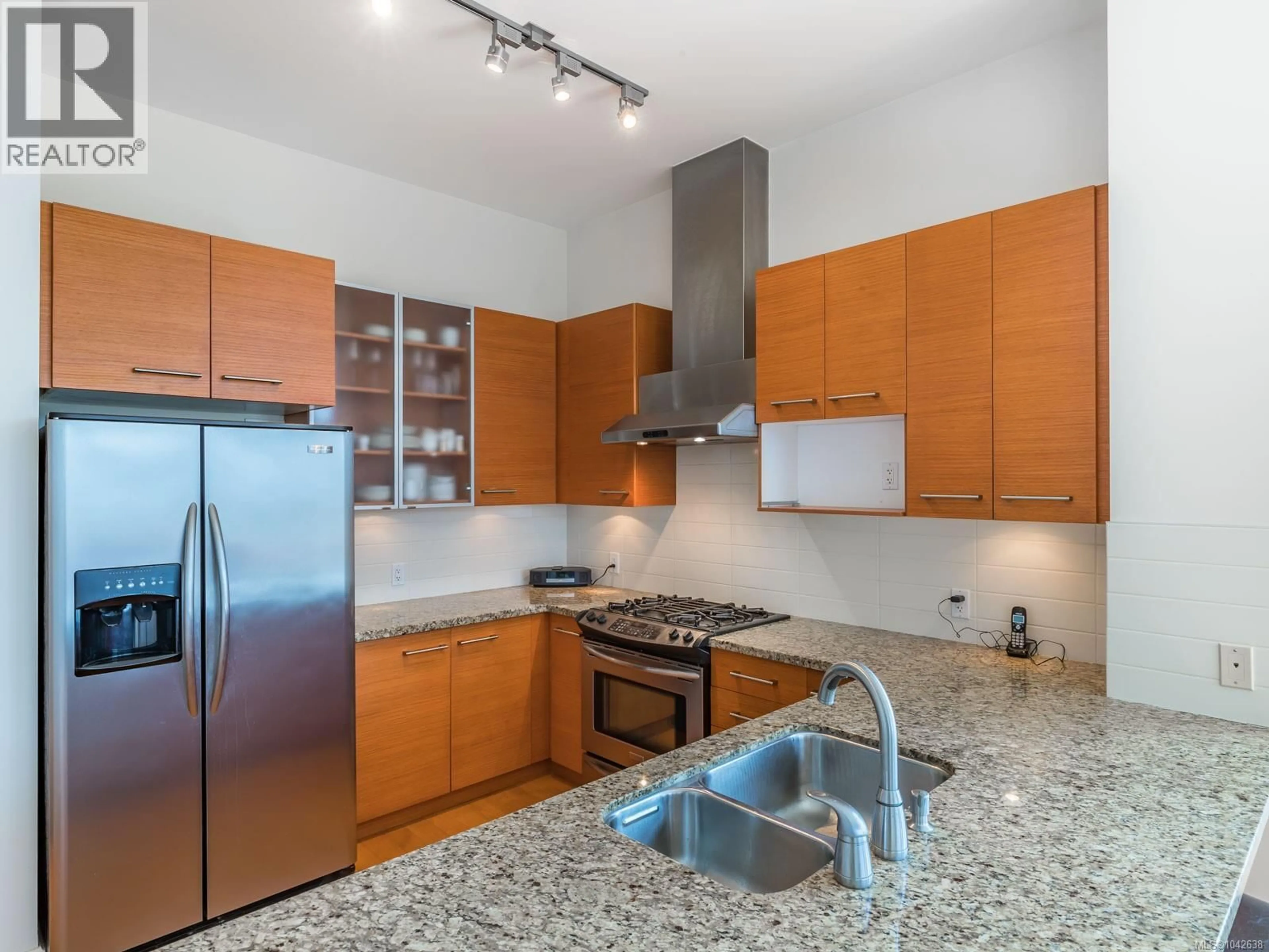 Standard kitchen, unknown for 1802 - 38 FRONT STREET, Nanaimo British Columbia V9R5H7