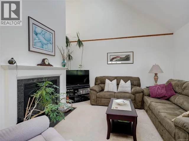 1230 RICHARDSON STREET, Victoria 3