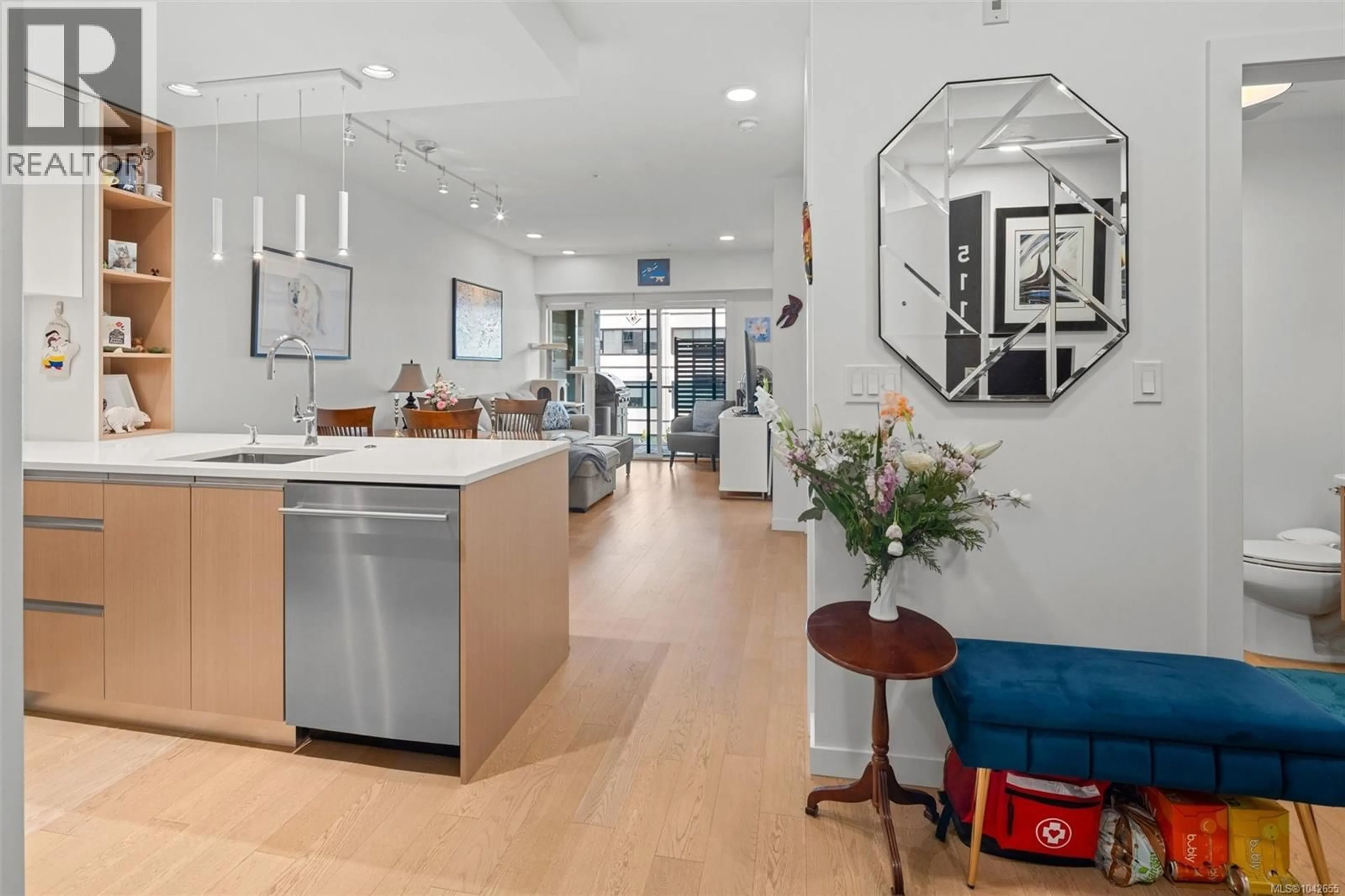 Open concept kitchen, unknown for 511 - 1033 COOK STREET, Victoria British Columbia V8V0E1