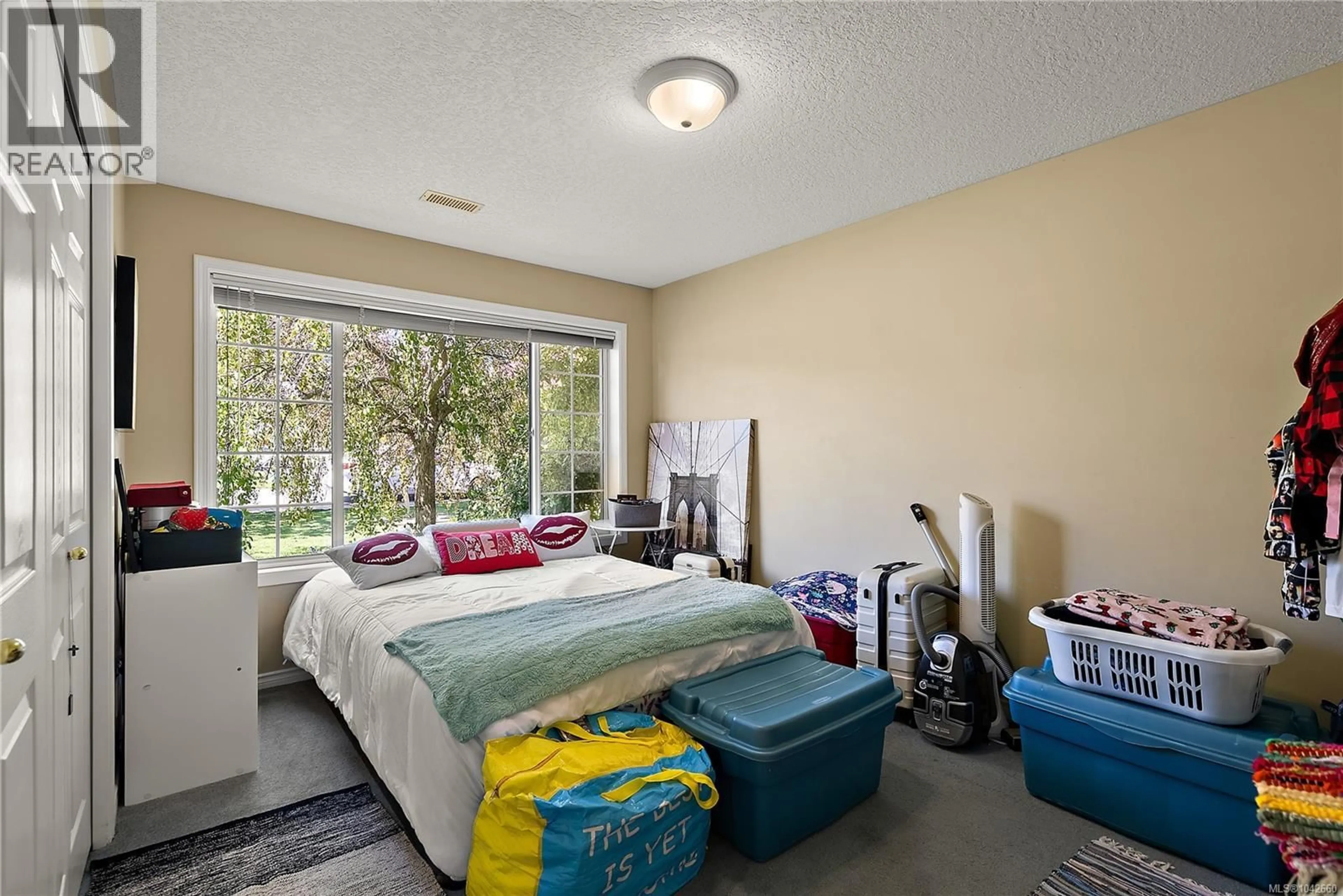 A pic of a room for 10347 BOWERBANK ROAD, Sidney British Columbia V8L3L6