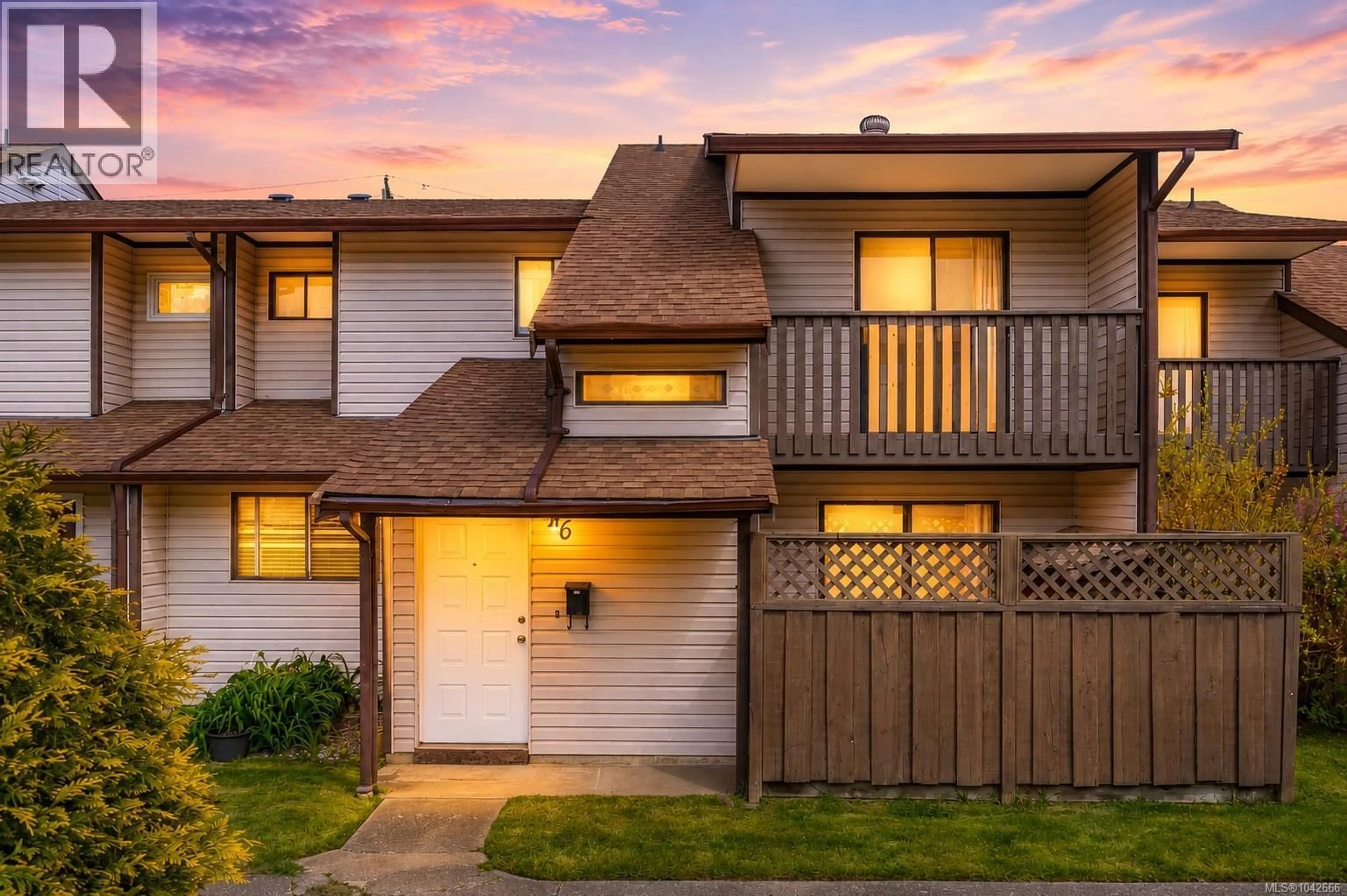 Home with vinyl exterior material, street for 16 - 1506 ADMIRALS ROAD, View Royal British Columbia V9A7B1