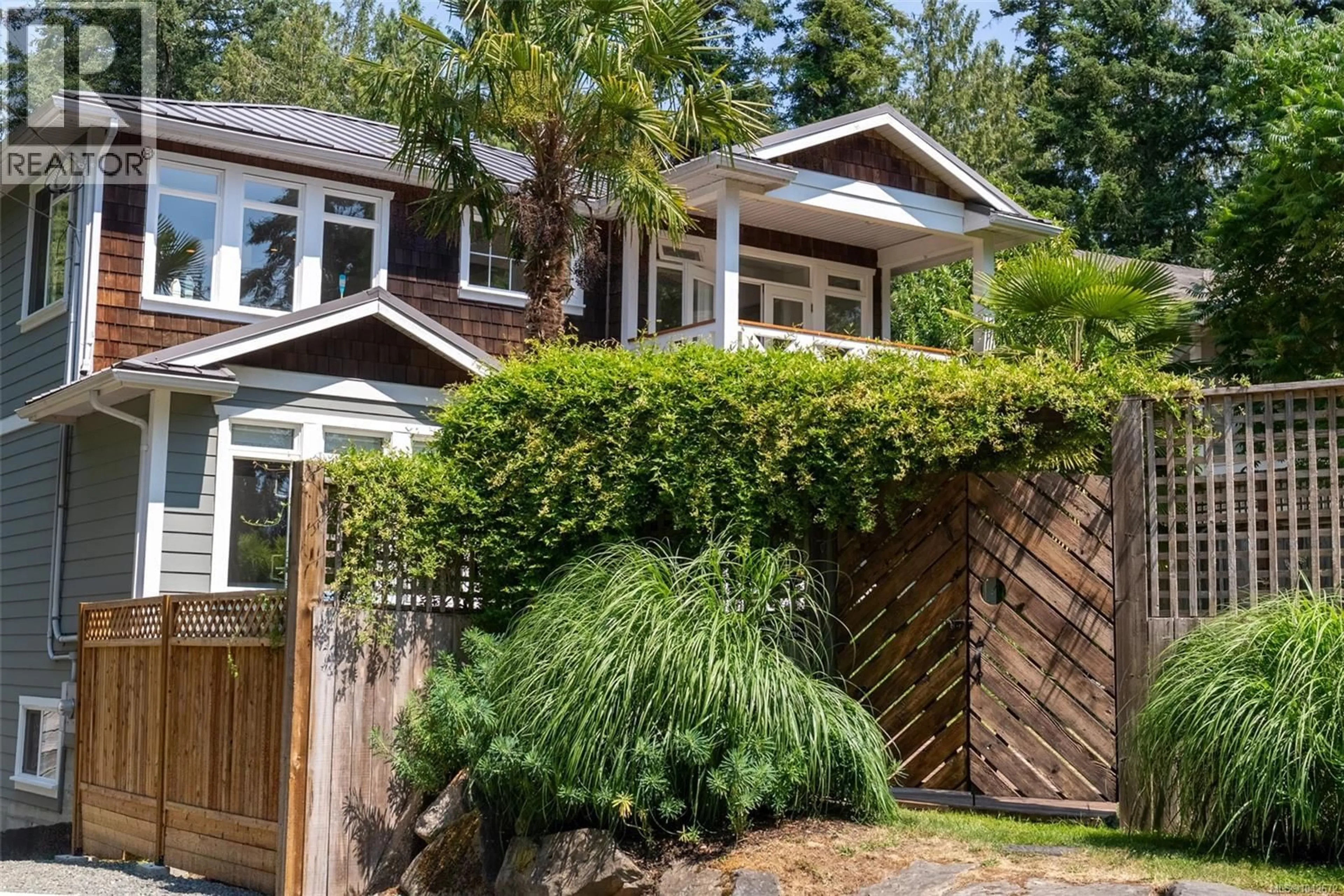 Home with vinyl exterior material, street for 3604 FOC-SLE ROAD, Pender Island British Columbia V0N2M0