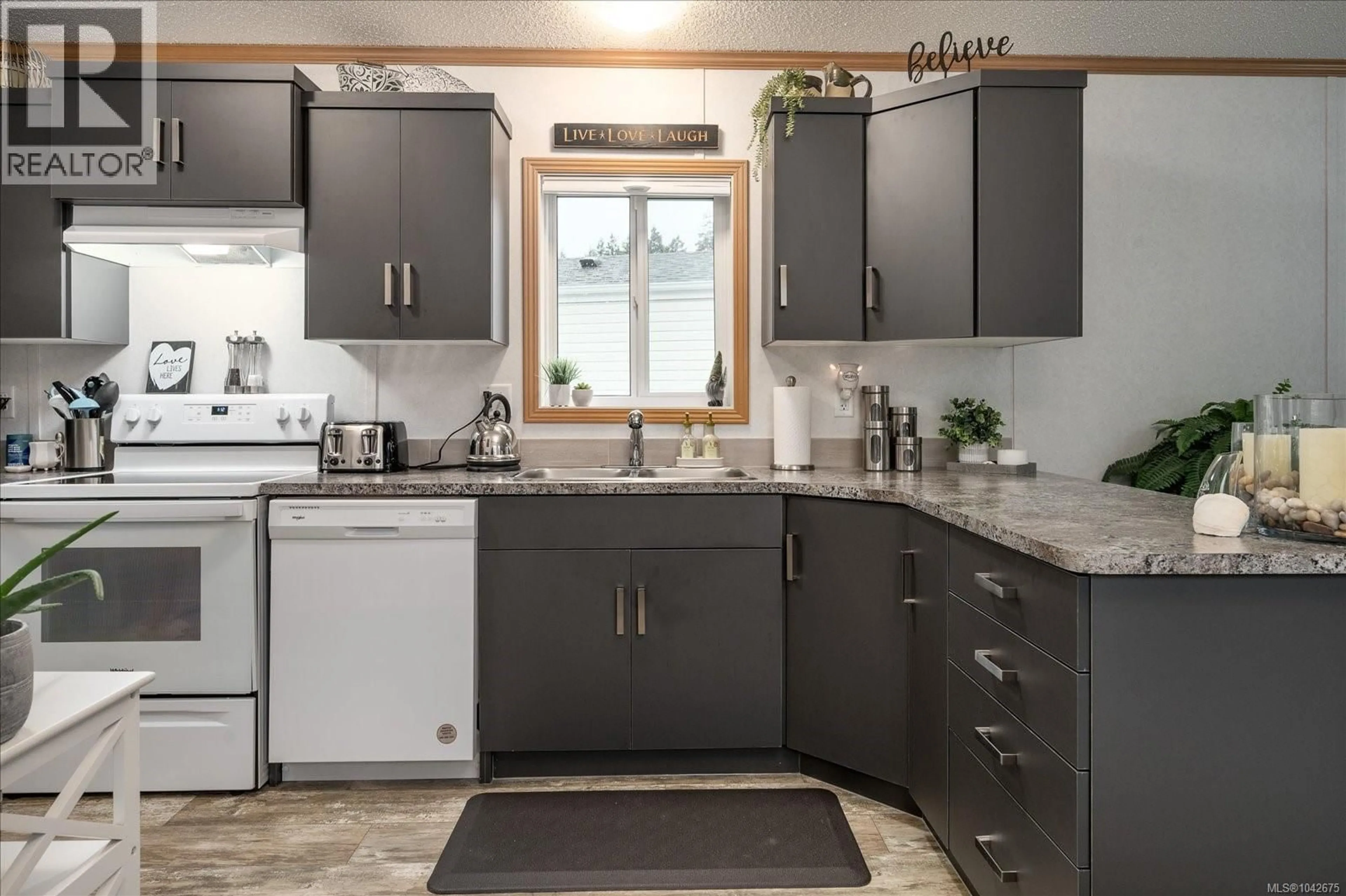Standard kitchen, unknown for 11 - 6820 PARKLANDS PLACE, Lantzville British Columbia V0R2H0