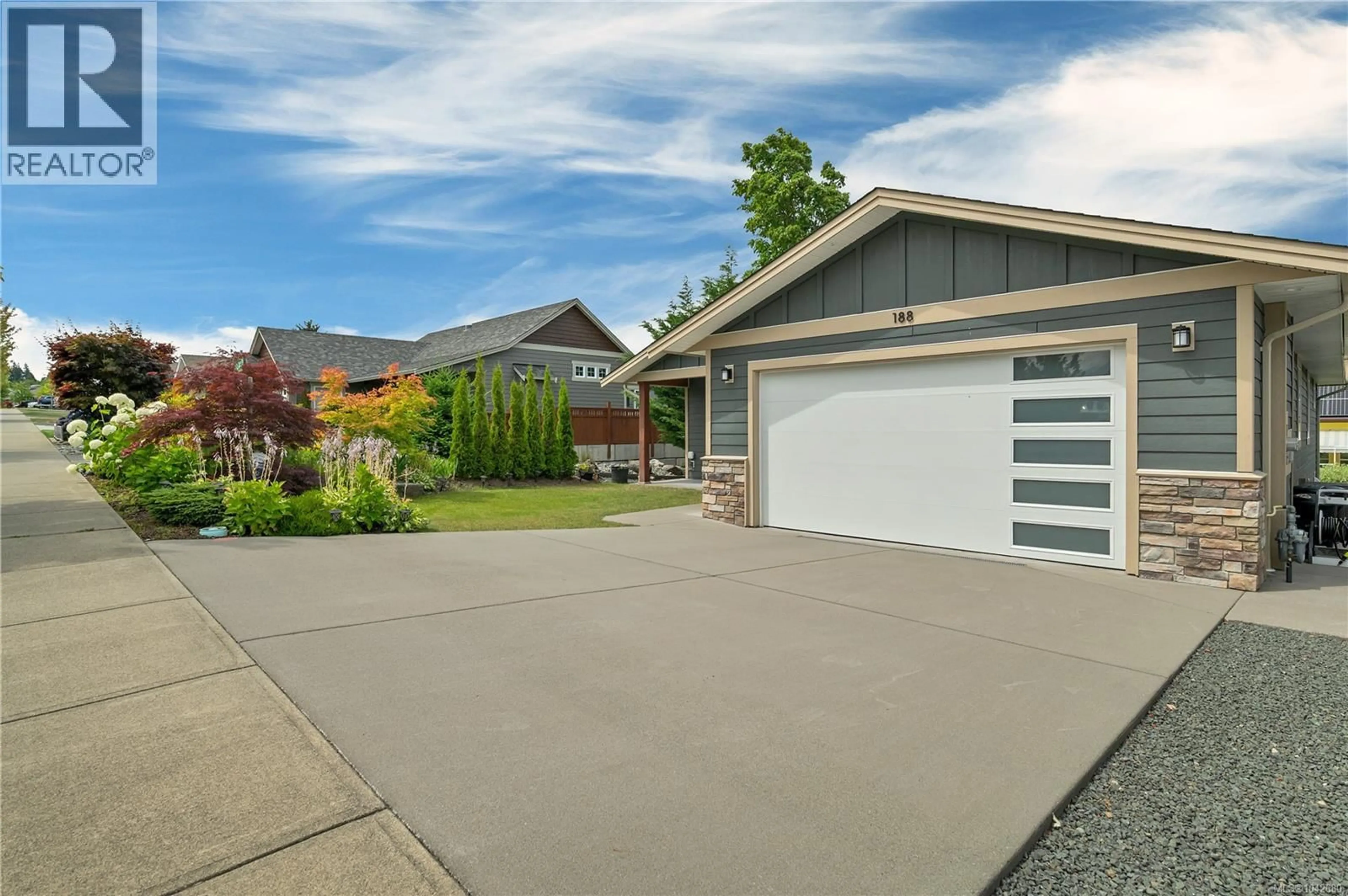 Home with vinyl exterior material, street for 188 VERMONT DRIVE, Campbell River British Columbia V9W0A4