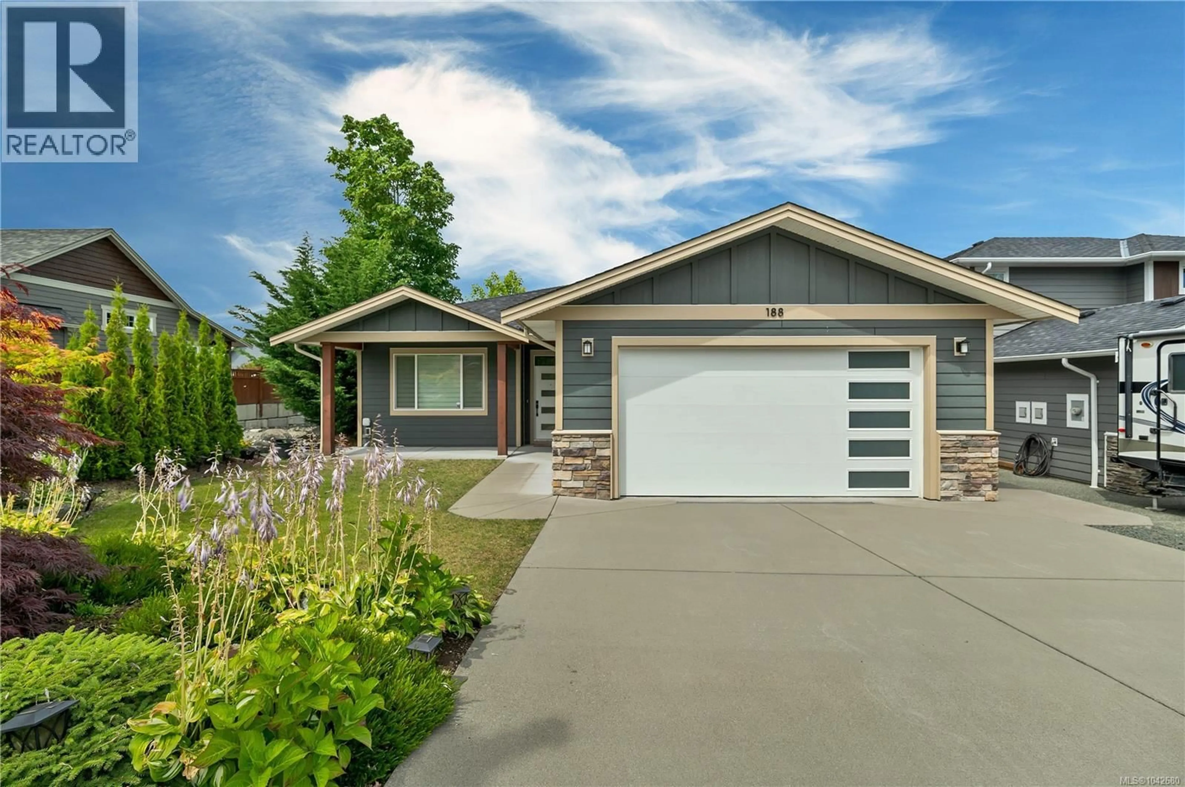 Home with vinyl exterior material, street for 188 VERMONT DRIVE, Campbell River British Columbia V9W0A4