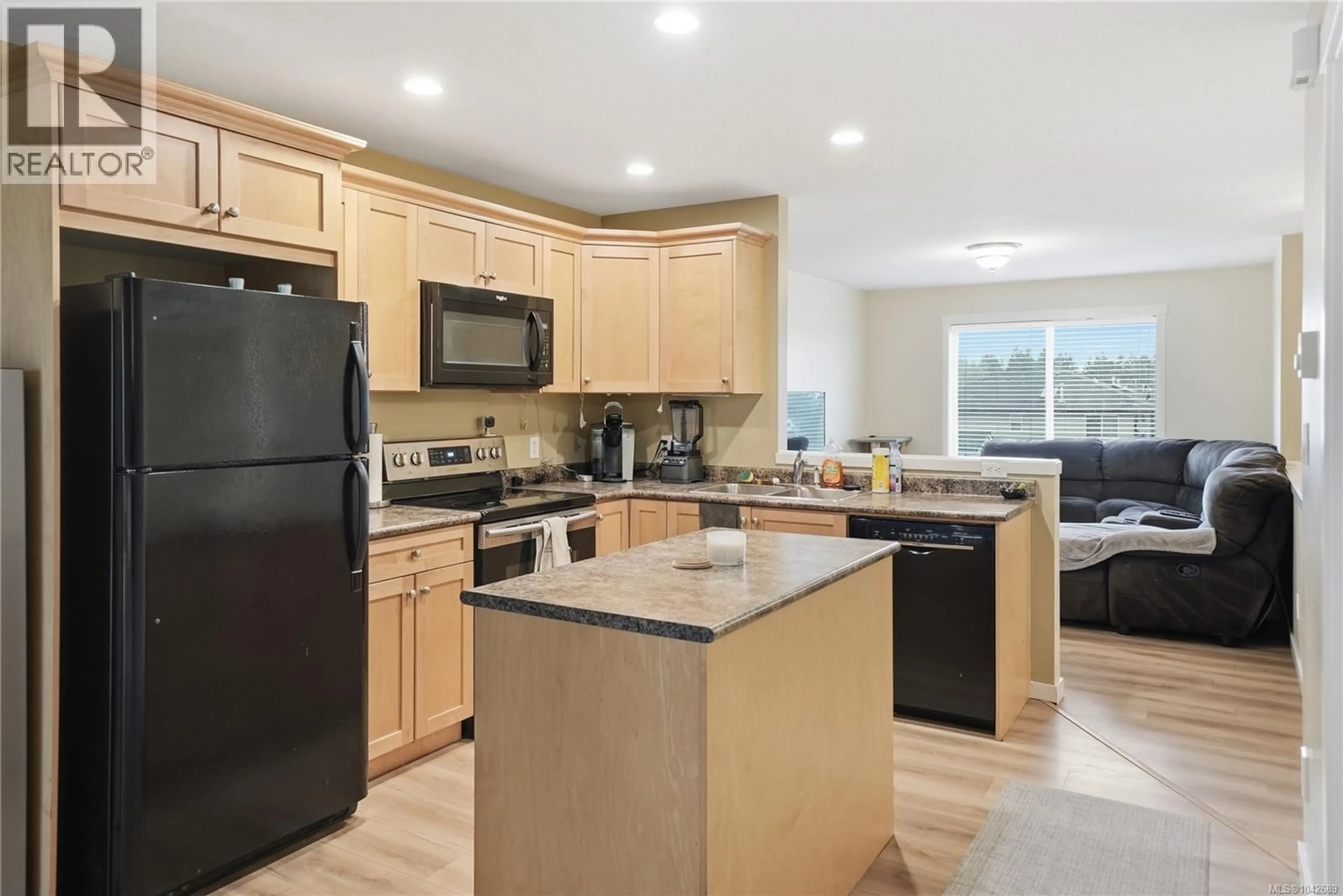 Standard kitchen, unknown for 6085 CLAYBURN PLACE, Nanaimo British Columbia V9V1M6
