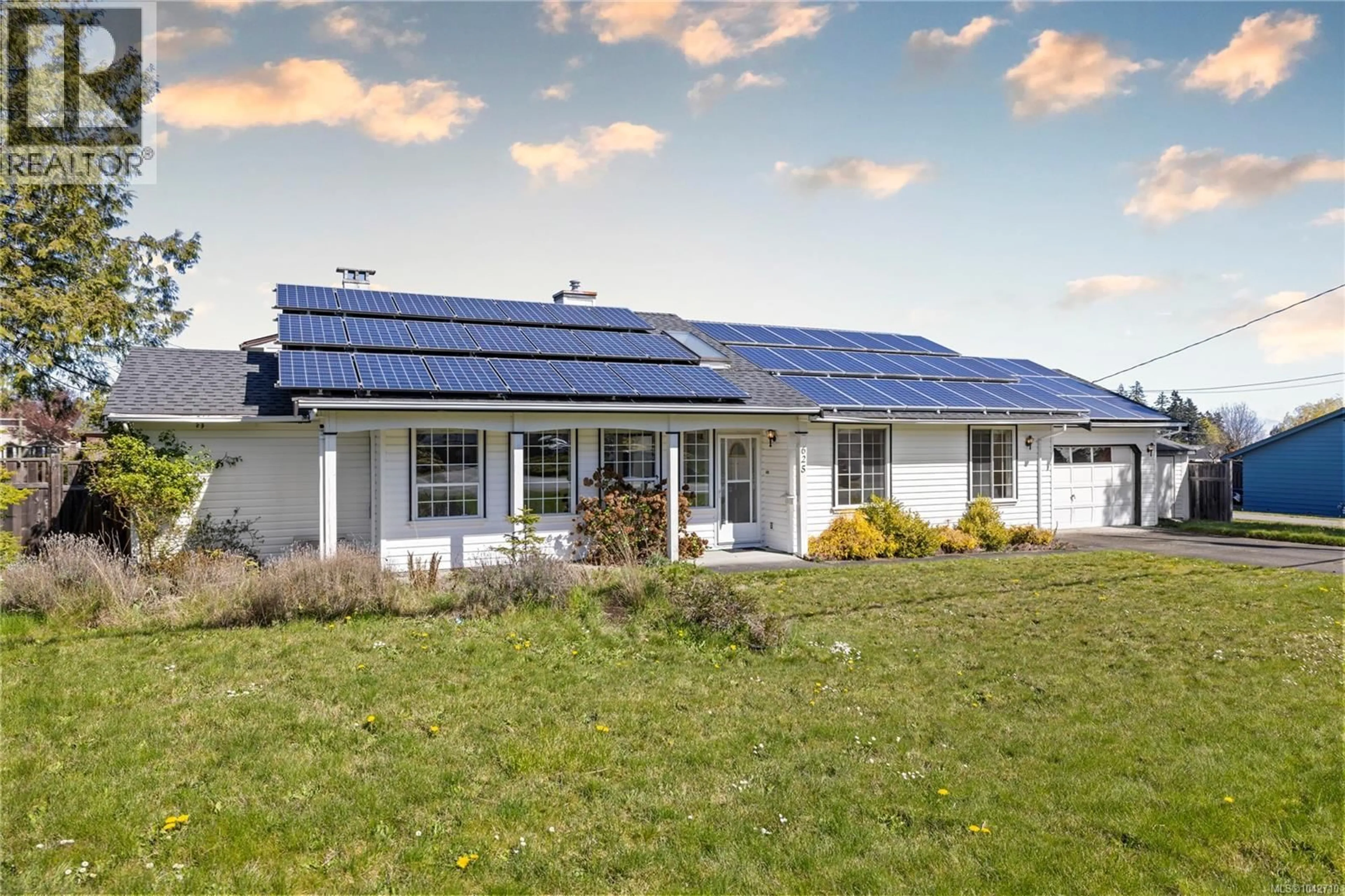 Home with vinyl exterior material, building for 625 FORSYTH AVENUE, Parksville British Columbia V9P1G9