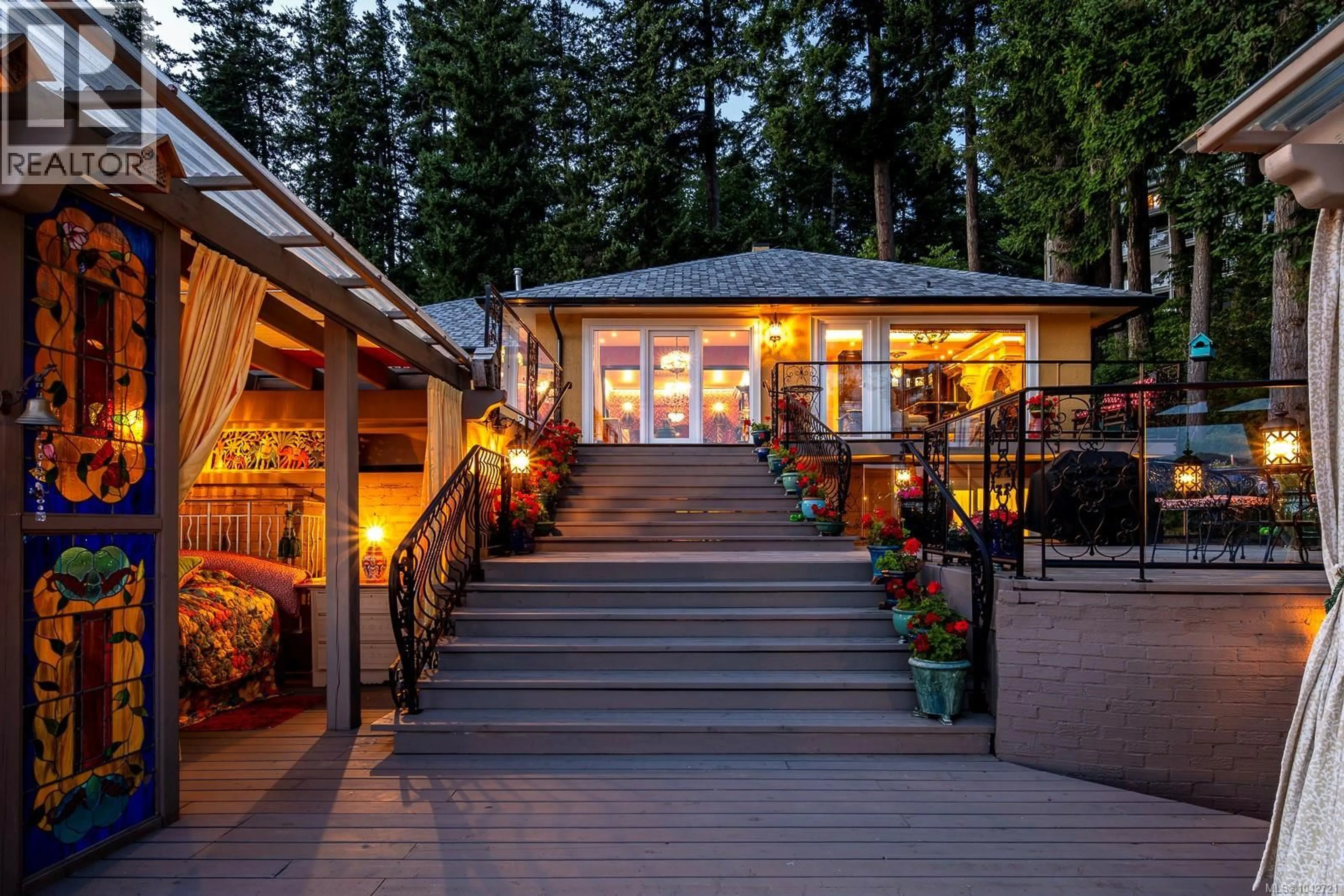 Patio, mountain view for 2299 COMOX AVENUE, Comox British Columbia V9M1X6