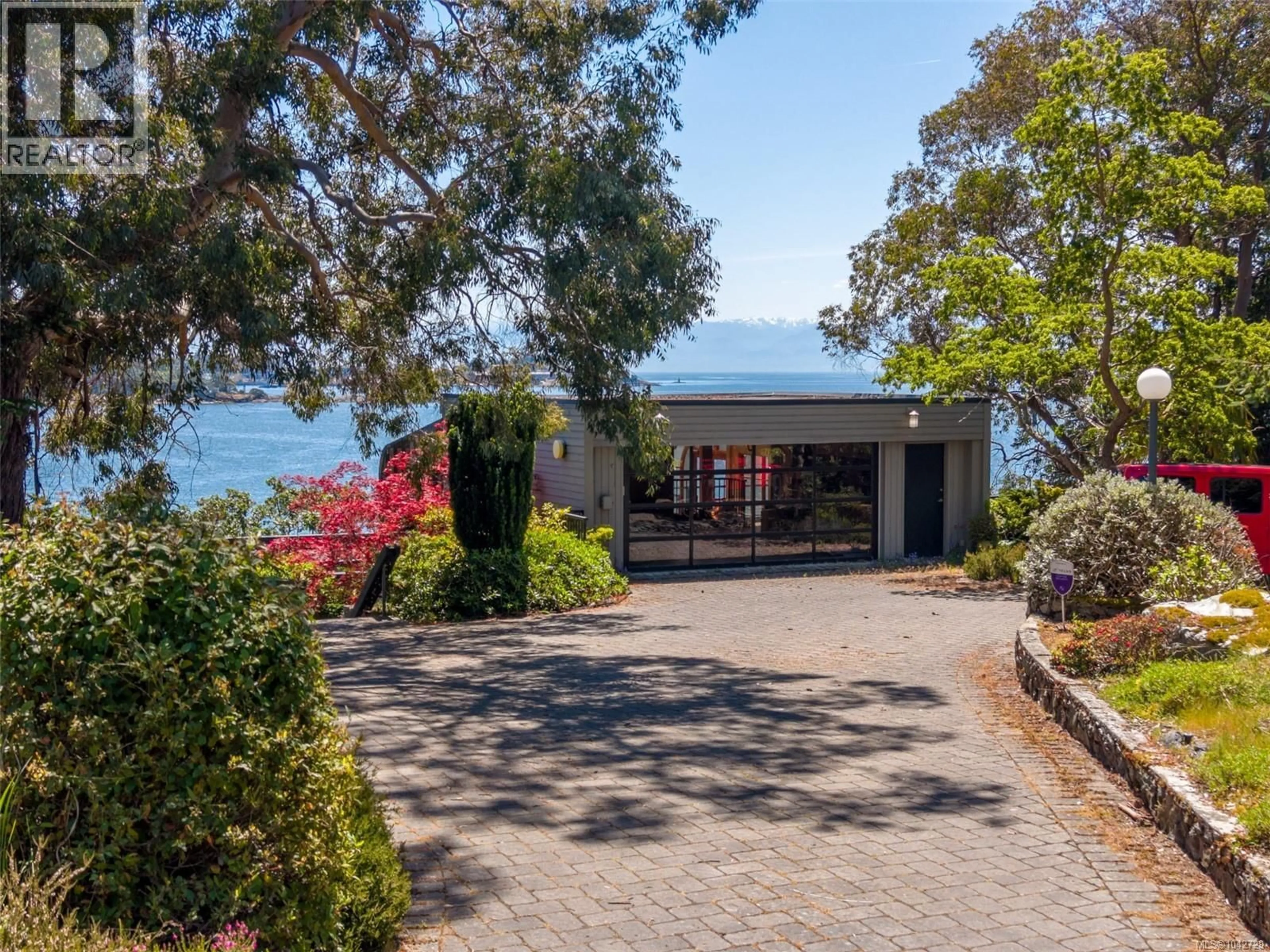 A pic from outside/outdoor area/front of a property/back of a property/a pic from drone, water/lake/river/ocean view for 314 BESSBOROUGH AVENUE, View Royal British Columbia V9B1T7