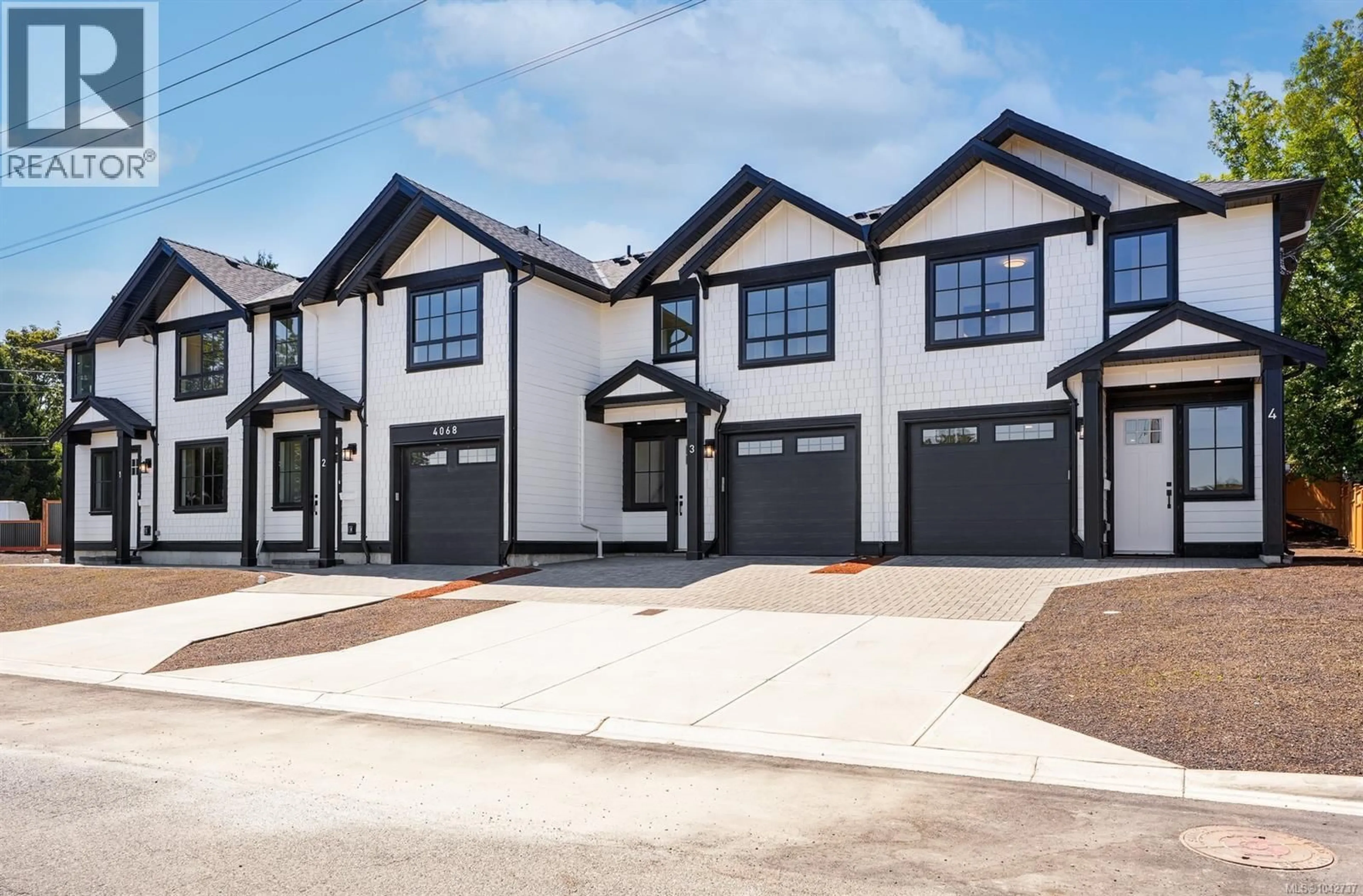 Home with vinyl exterior material, street for 4 - 4068 TUXEDO DRIVE, Saanich British Columbia V8X2L3