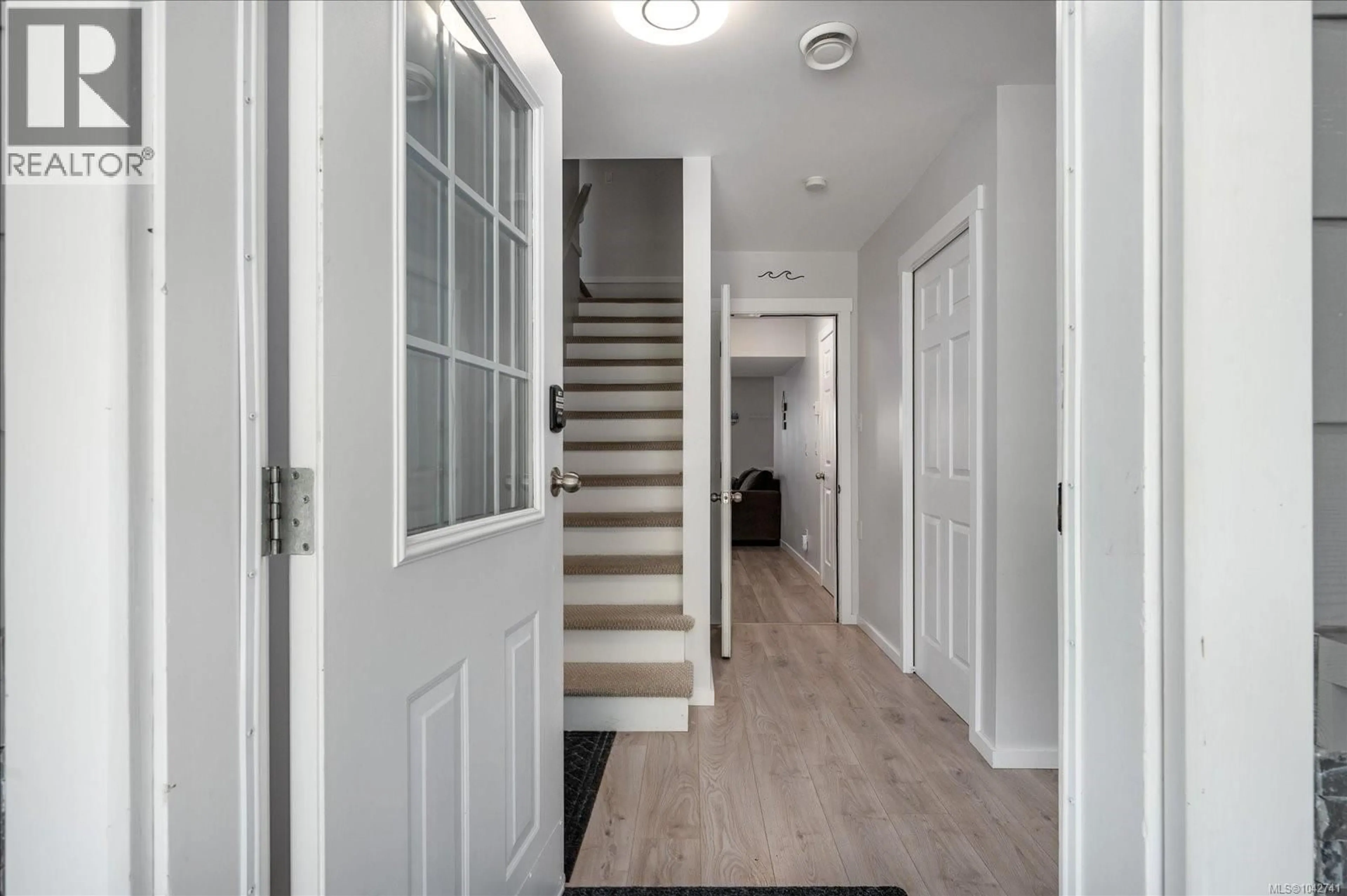 Indoor entryway for 621 OAKWOOD ROAD, Ladysmith British Columbia V9G2C1