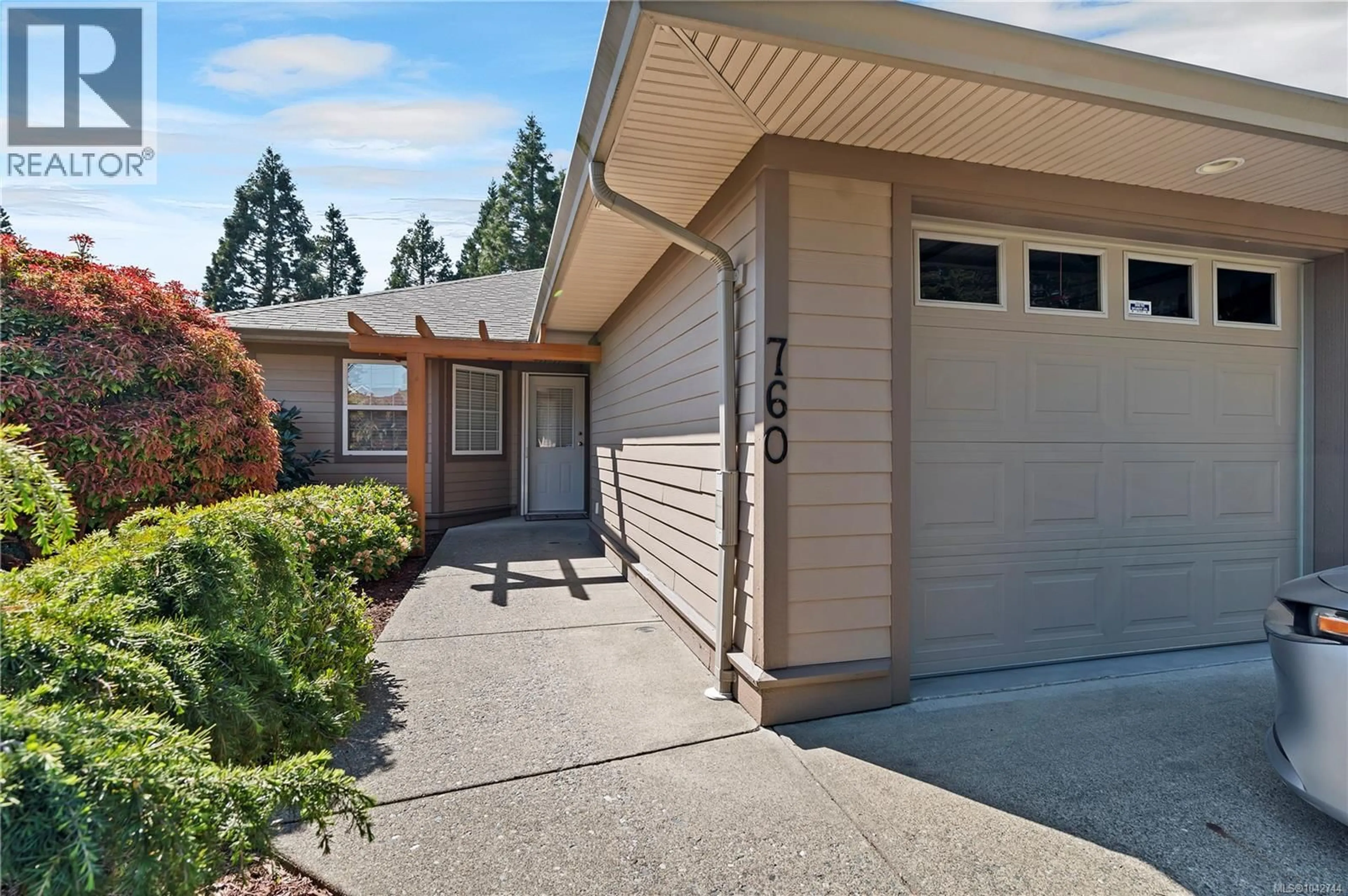Home with vinyl exterior material, street for 760 MARGUERITE ROAD, Campbell River British Columbia V9W3K5