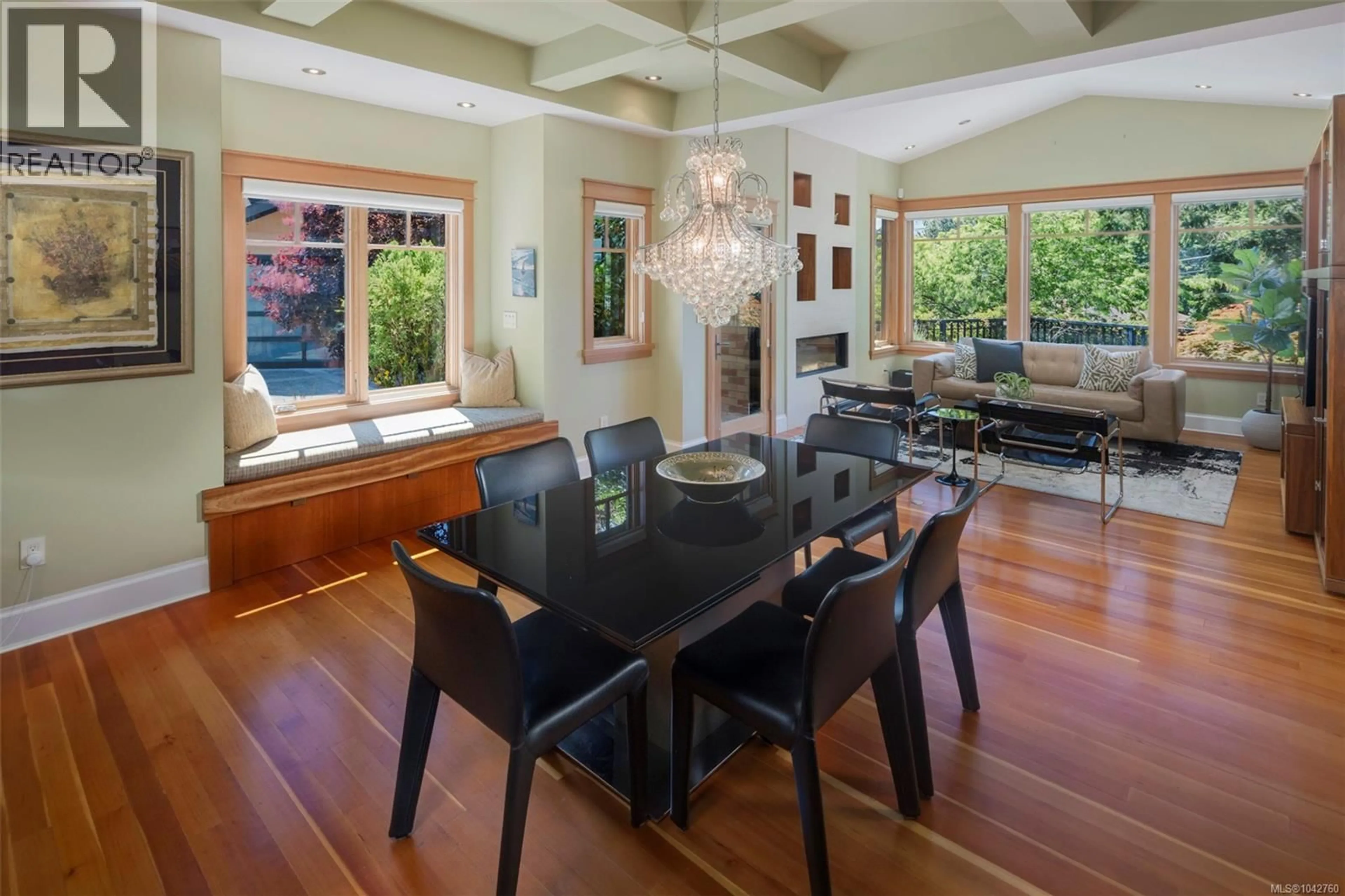 Dining room, wood/laminate floor for 1 - 849 DUNSMUIR ROAD, Esquimalt British Columbia V9A5B8